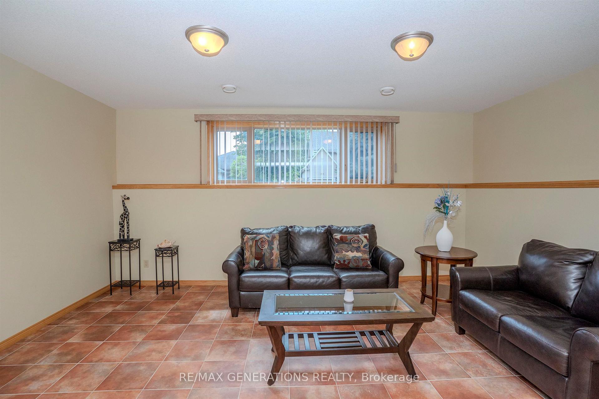 Photo 30 of 316 Fairbrooke Crescent, Thunder Bay, River Terrace — HOMEH