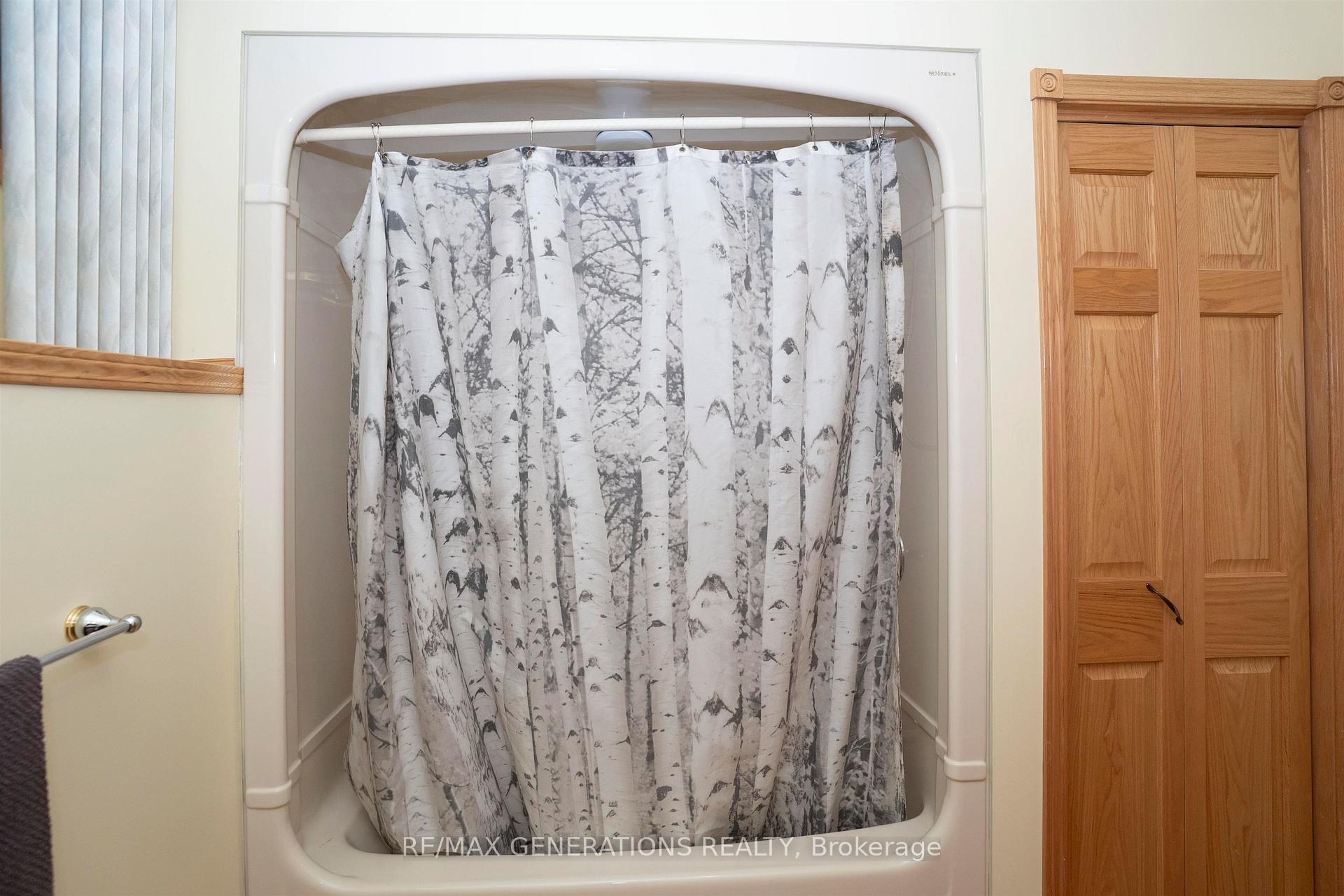 Photo 34 of 316 Fairbrooke Crescent, Thunder Bay, River Terrace — HOMEH