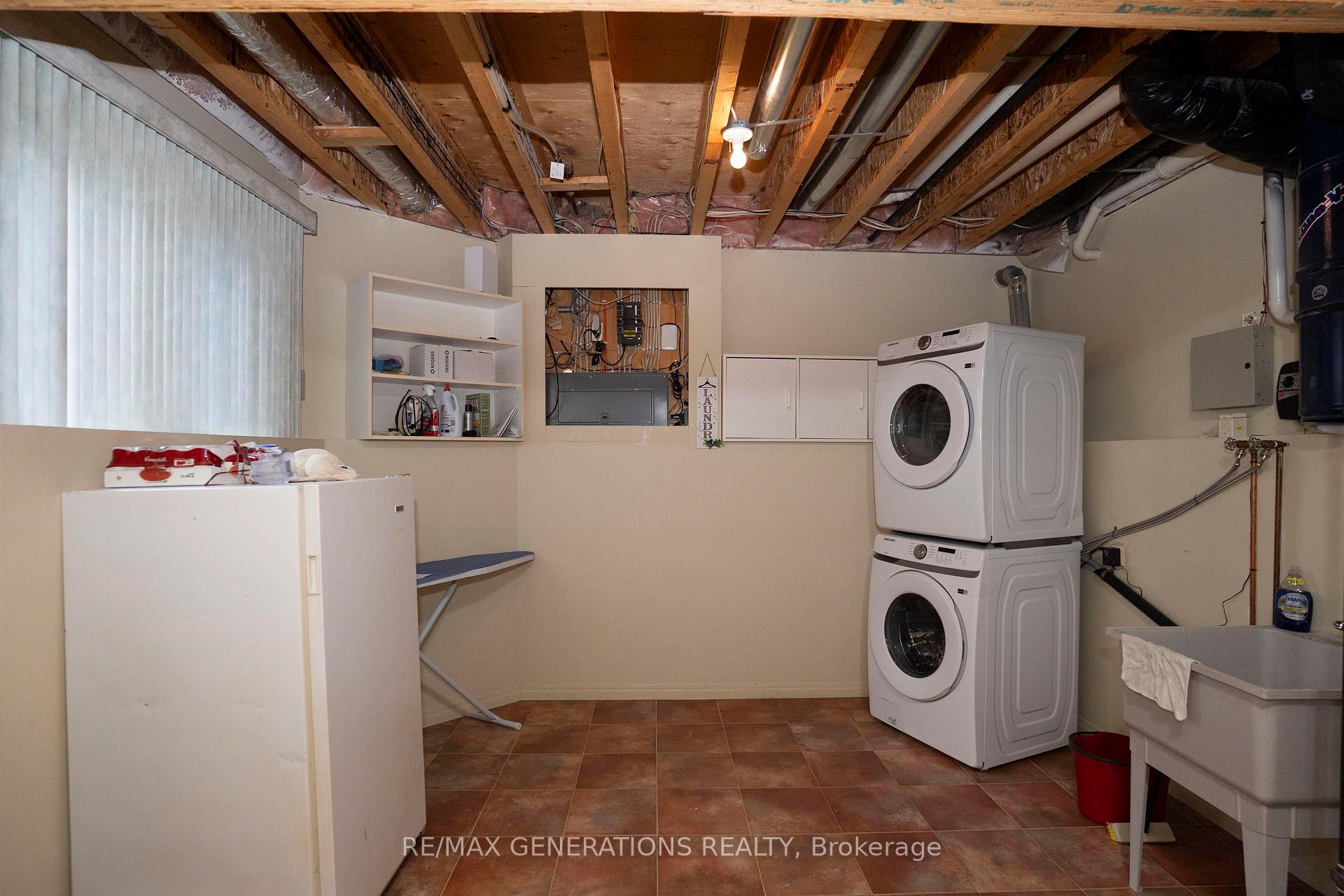 Photo 38 of 316 Fairbrooke Crescent, Thunder Bay, River Terrace — HOMEH