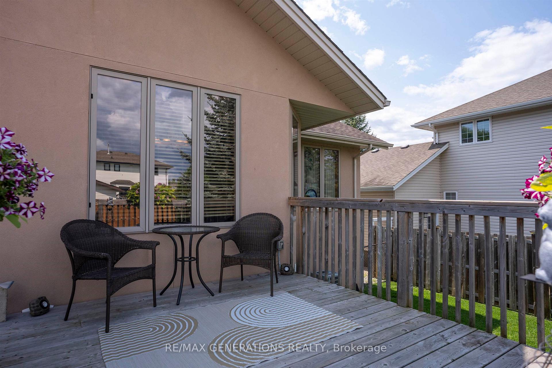 Photo 46 of 316 Fairbrooke Crescent, Thunder Bay, River Terrace — HOMEH