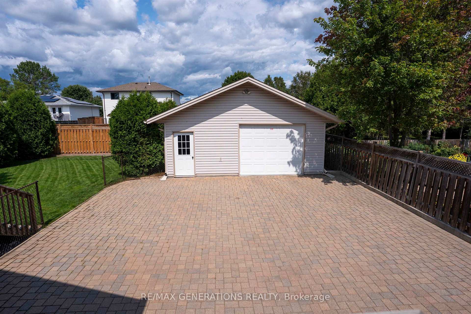 Photo 47 of 316 Fairbrooke Crescent, Thunder Bay, River Terrace — HOMEH