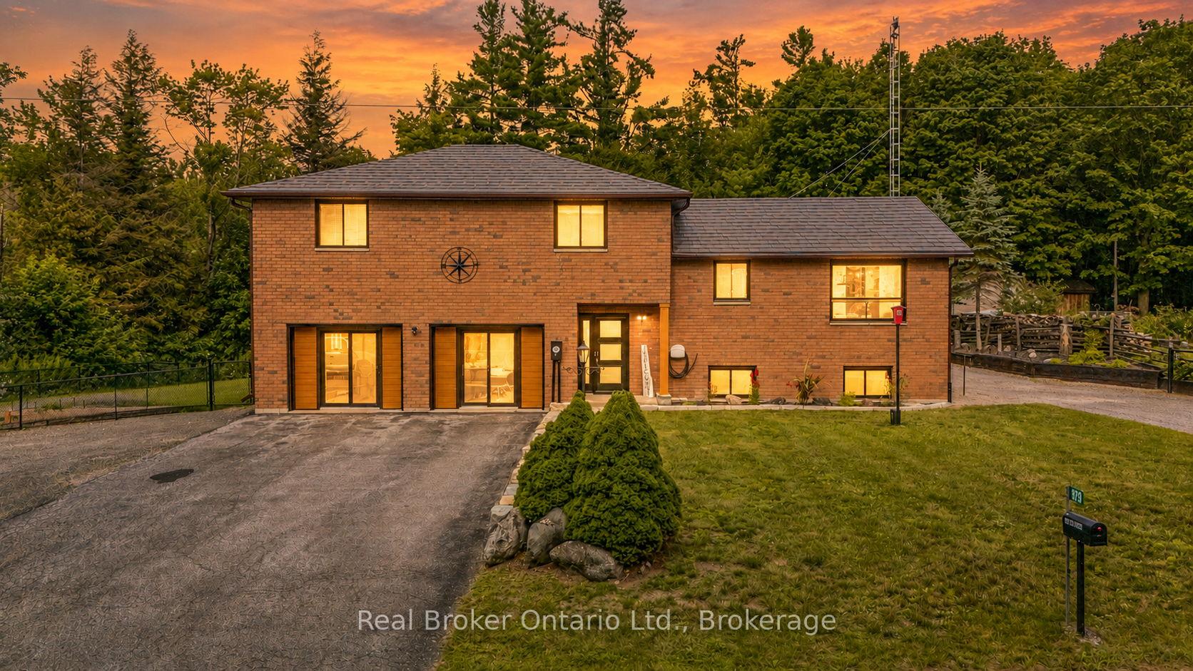 Photo 2 of 1819 Old Second Road S, Springwater, Rural Springwater — HOMEH