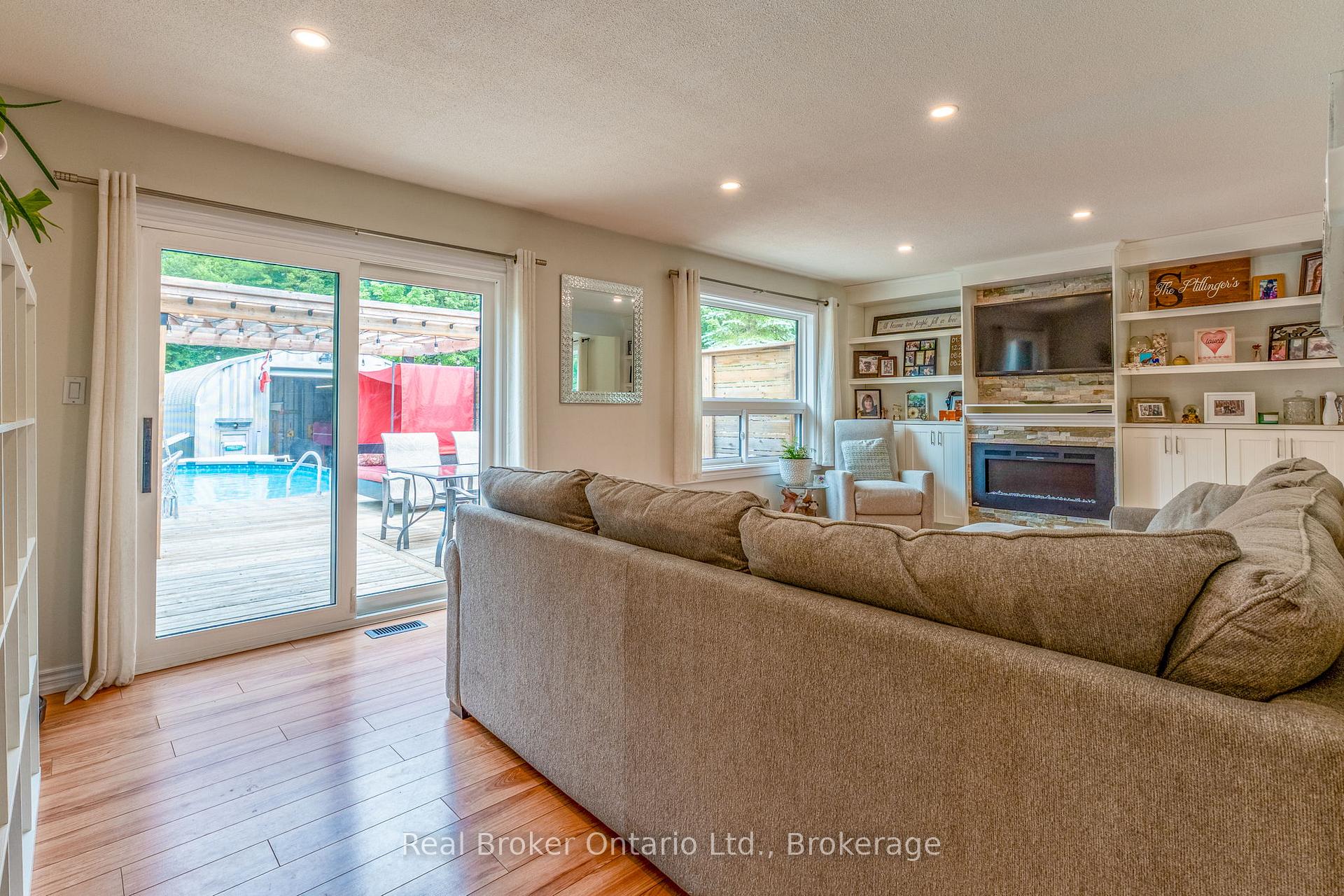 Photo 17 of 1819 Old Second Road S, Springwater, Rural Springwater — HOMEH