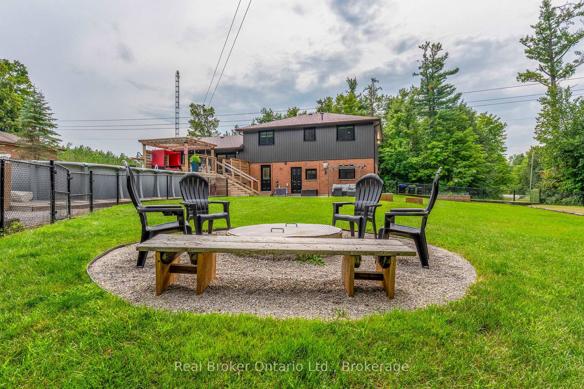 Photo 28 of 1819 Old Second Road S, Springwater, Rural Springwater — HOMEH