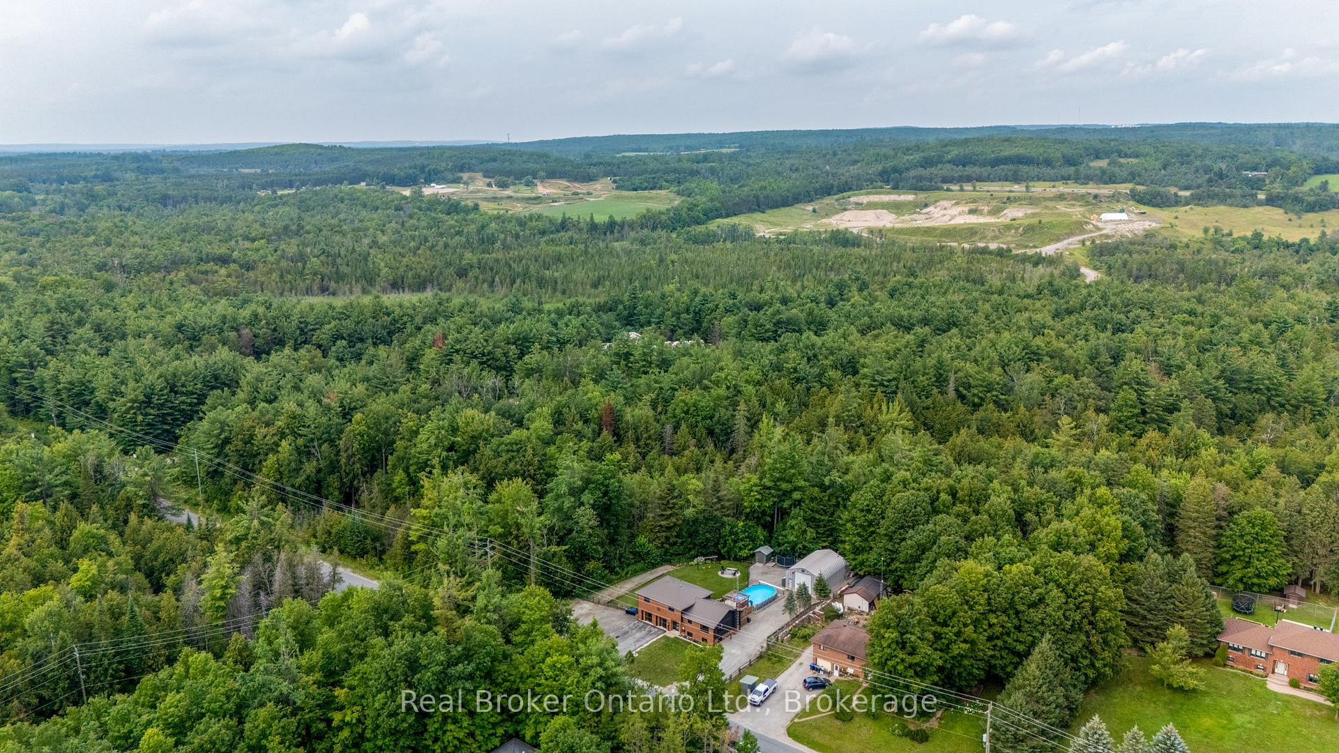Photo 34 of 1819 Old Second Road S, Springwater, Rural Springwater — HOMEH