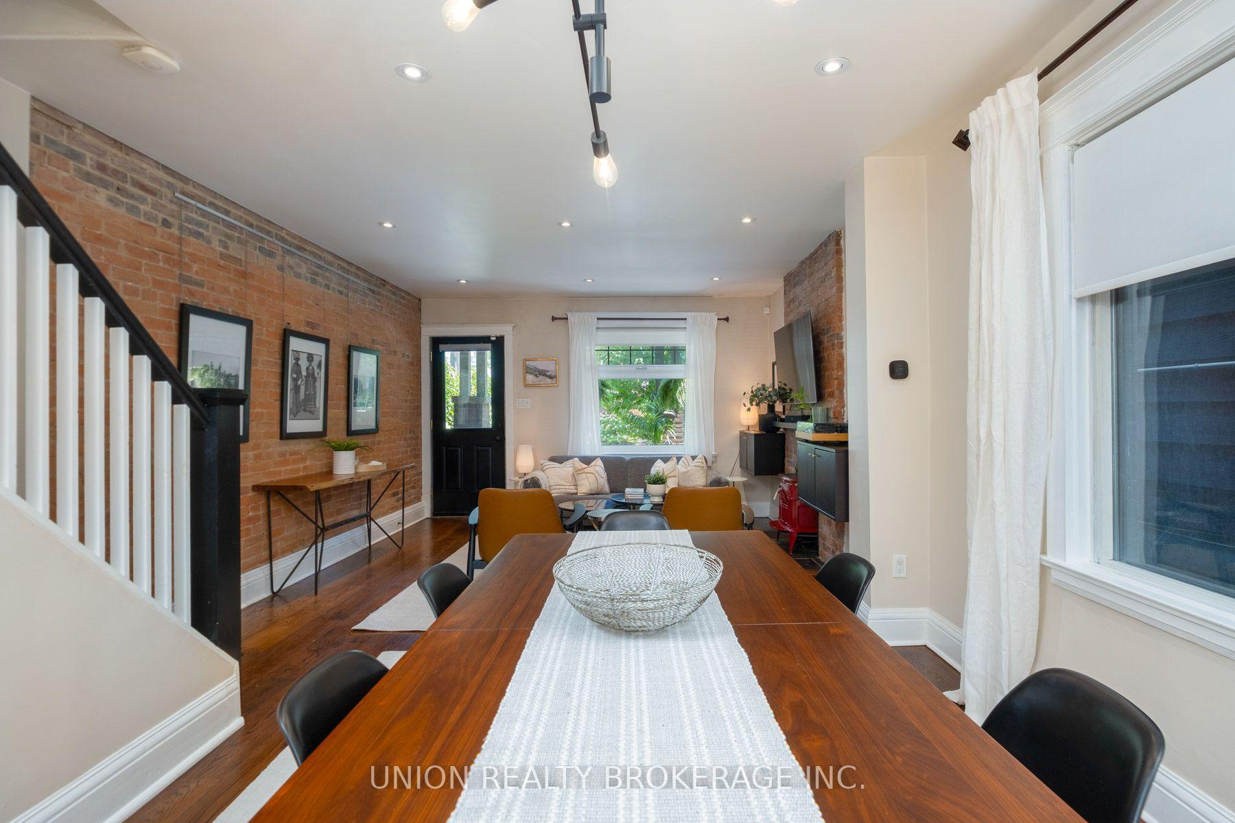Photo 10 of 706 Woodbine Avenue, Toronto, Woodbine Corridor — HOMEH