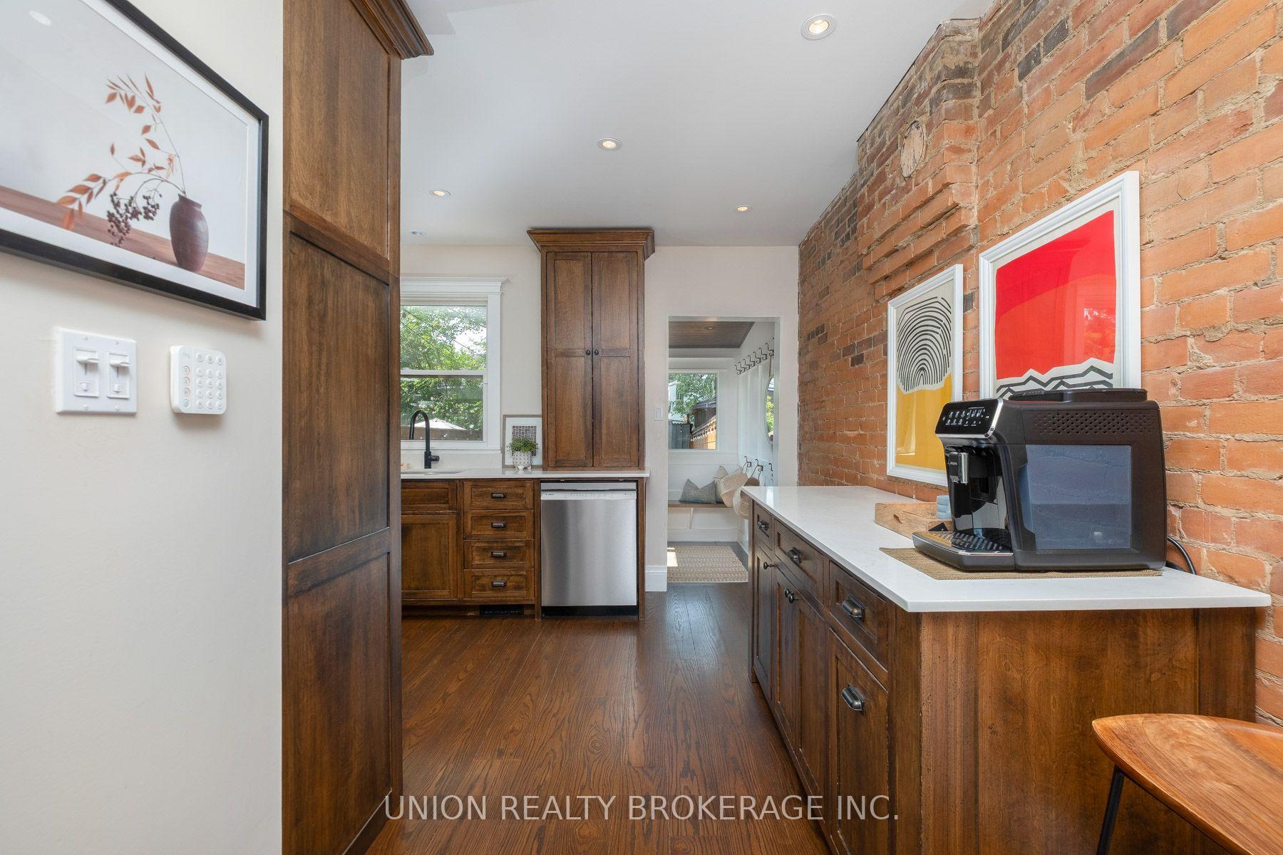 Photo 11 of 706 Woodbine Avenue, Toronto, Woodbine Corridor — HOMEH