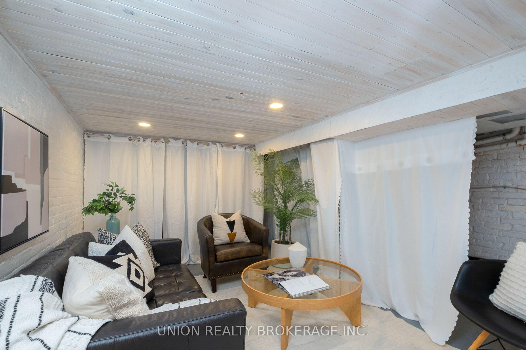 Photo 25 of 706 Woodbine Avenue, Toronto, Woodbine Corridor — HOMEH