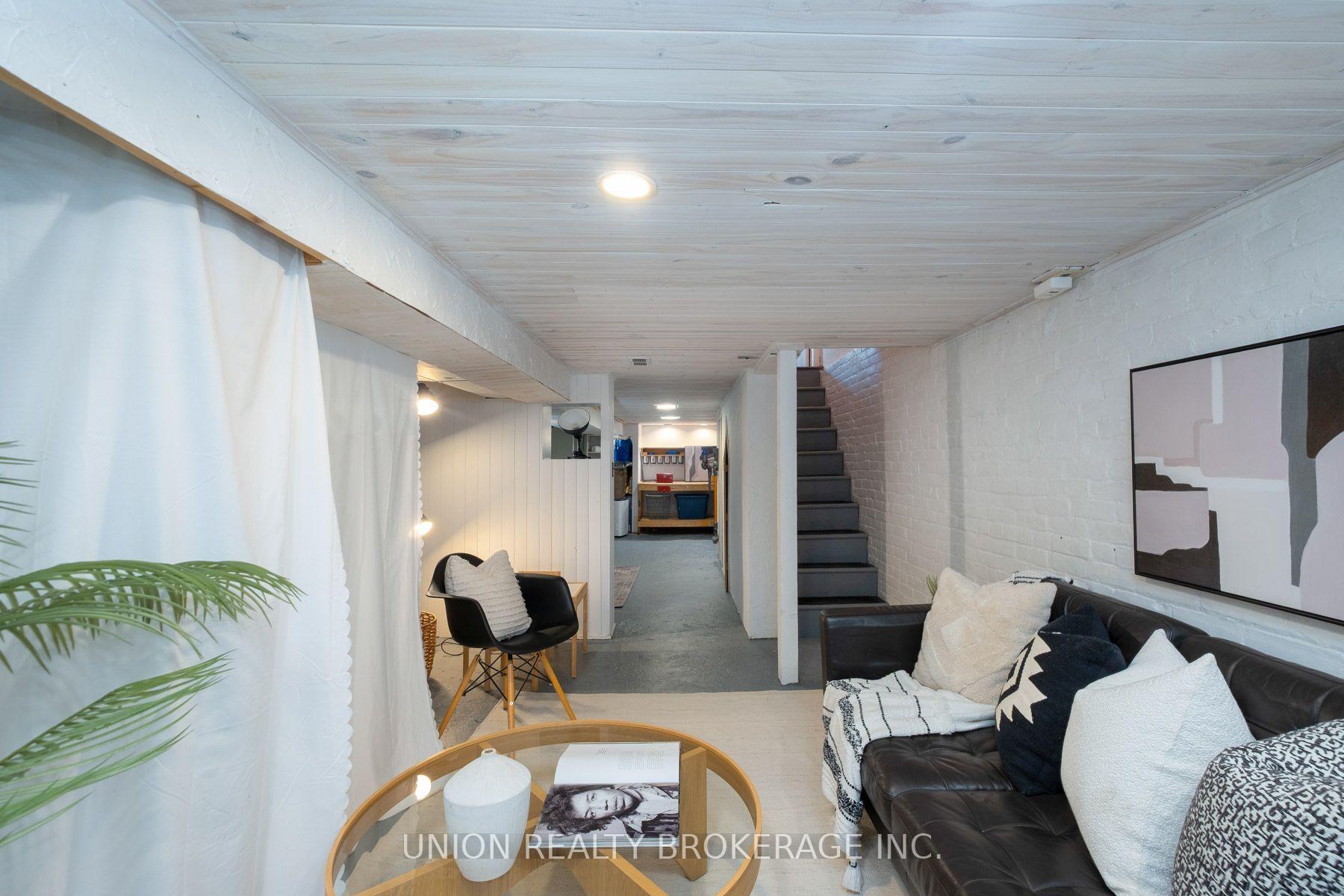 Photo 26 of 706 Woodbine Avenue, Toronto, Woodbine Corridor — HOMEH