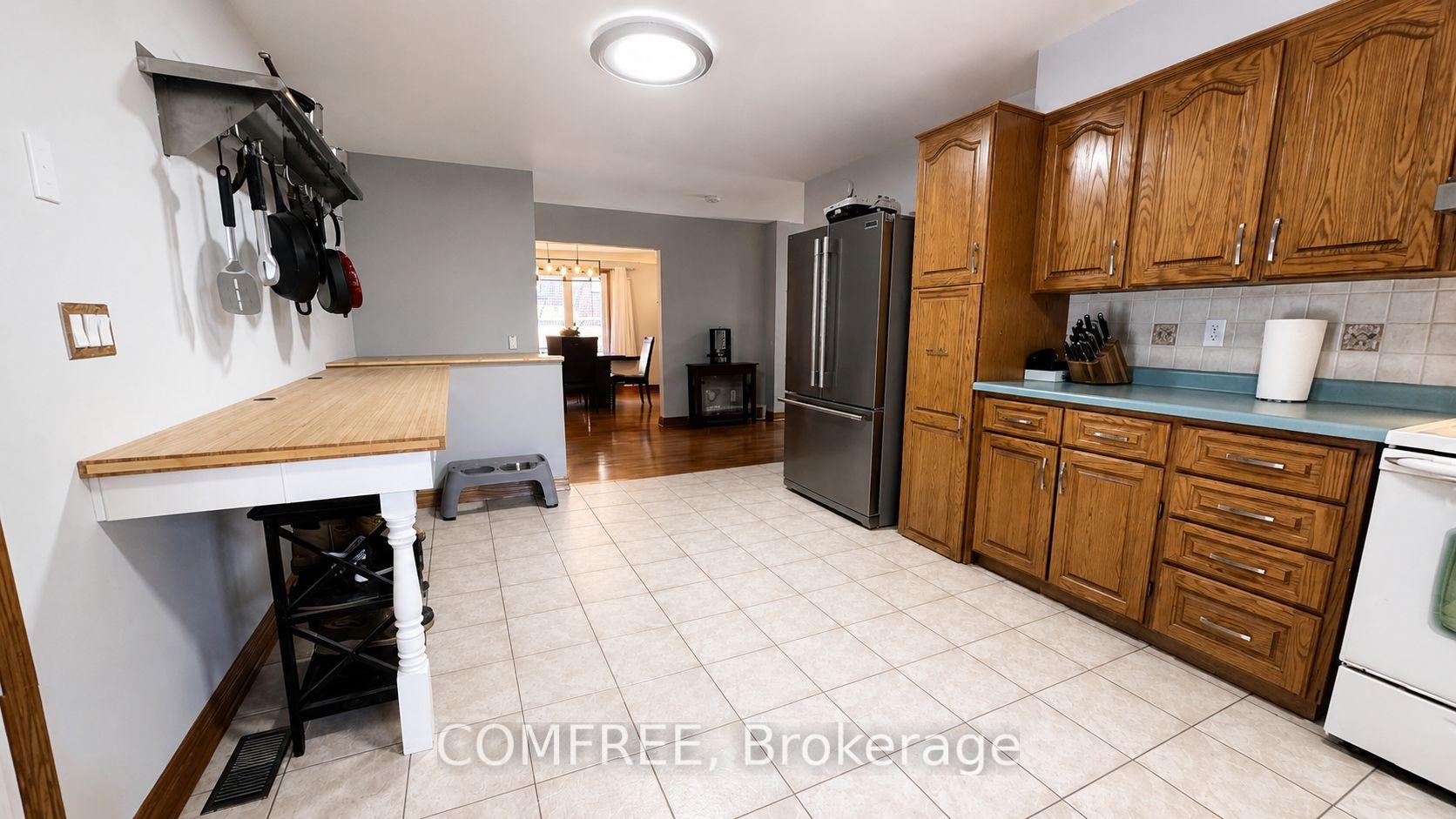 Photo 8 of 6310 Matchette Road, LaSalle — HOMEH