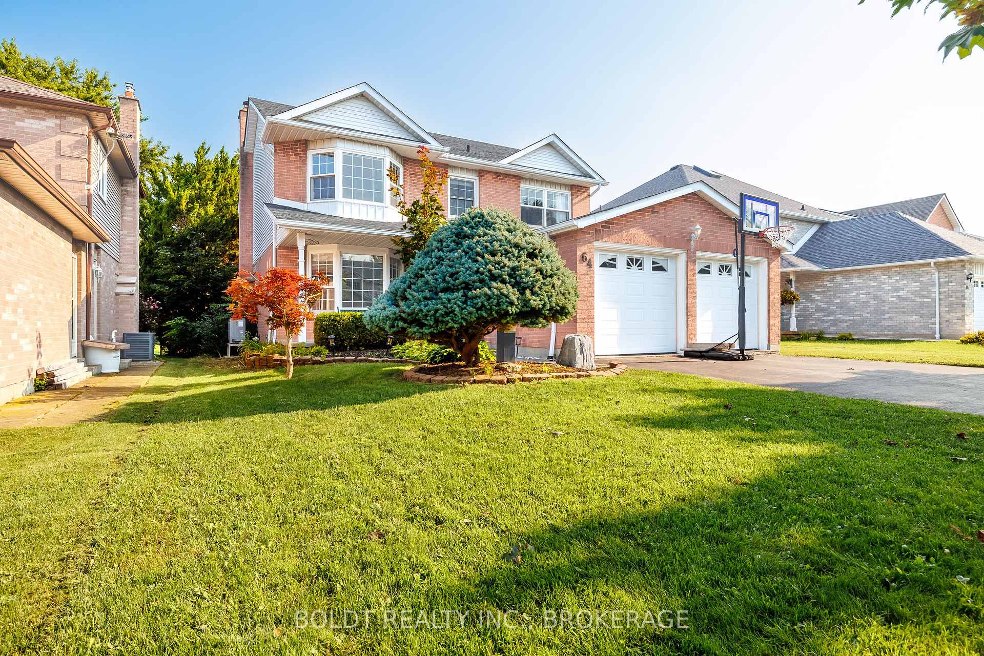Photo 1 of 64 Carmine Crescent, St. Catharines, Rykert/Vansickle — HOMEH