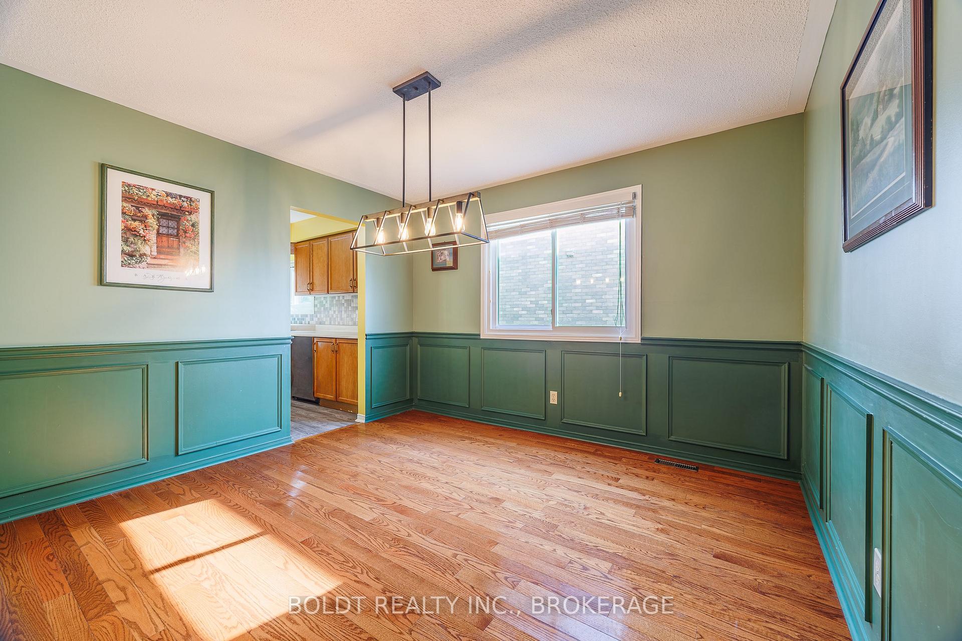 Photo 12 of 64 Carmine Crescent, St. Catharines, Rykert/Vansickle — HOMEH