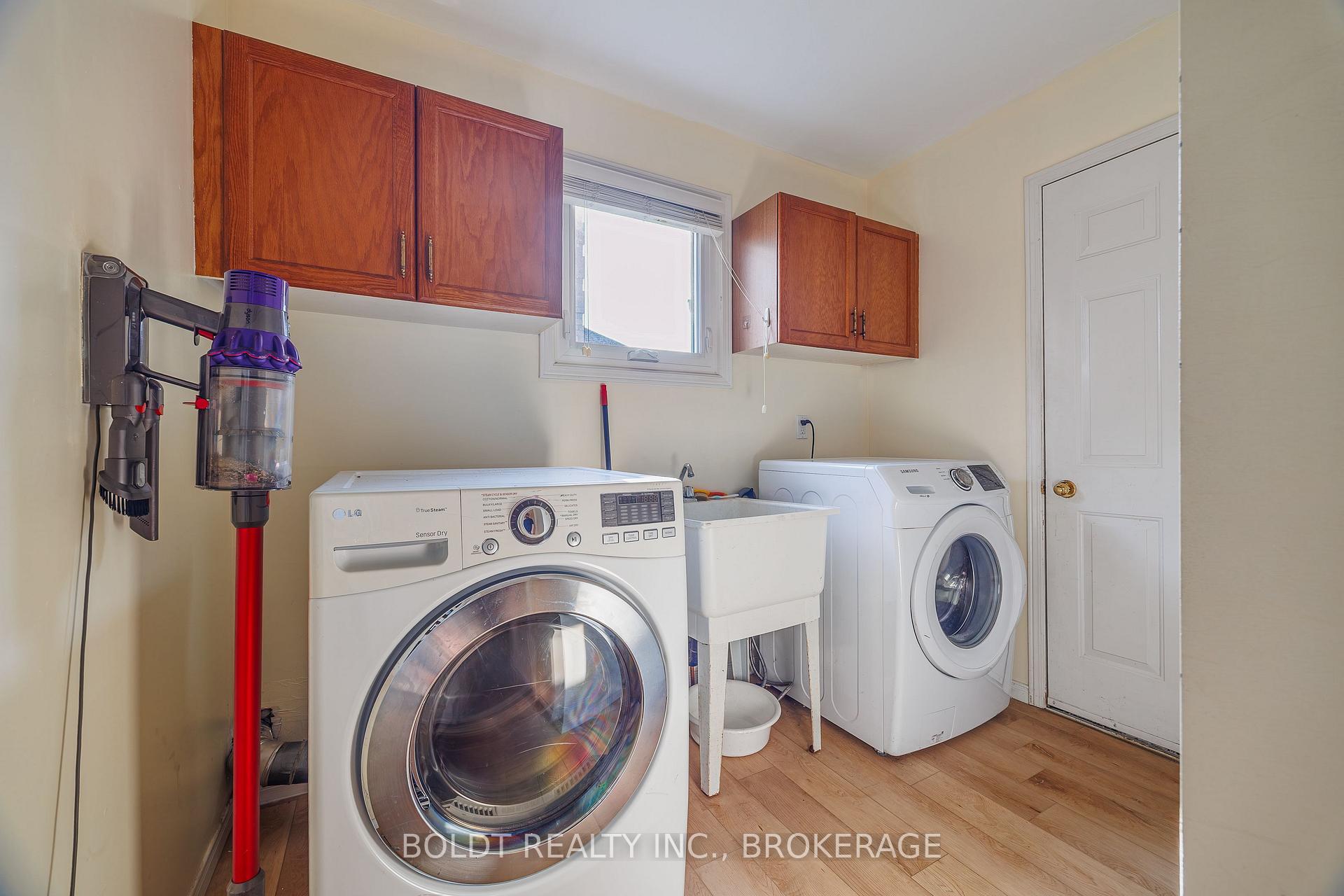 Photo 15 of 64 Carmine Crescent, St. Catharines, Rykert/Vansickle — HOMEH
