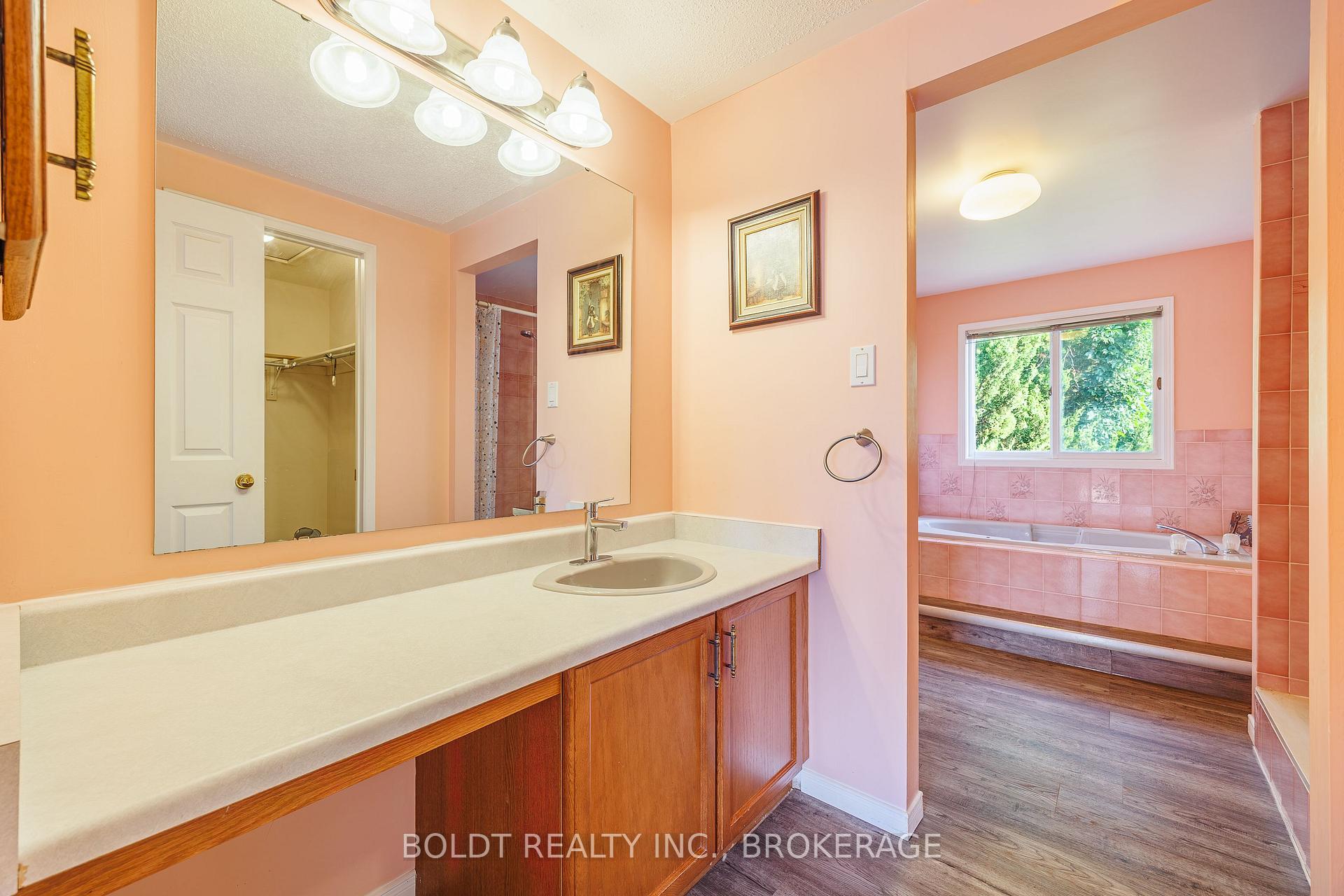 Photo 25 of 64 Carmine Crescent, St. Catharines, Rykert/Vansickle — HOMEH