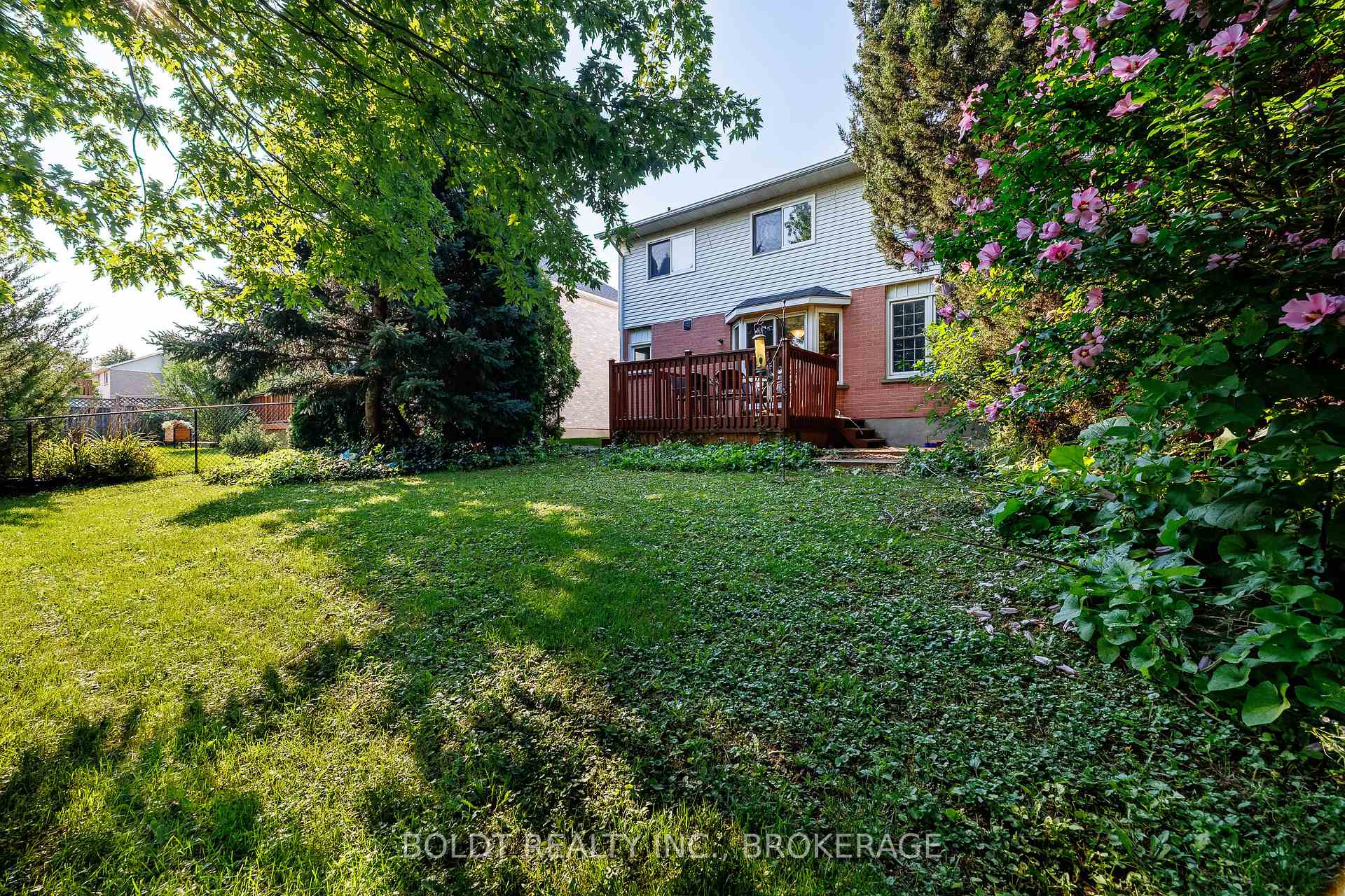 Photo 35 of 64 Carmine Crescent, St. Catharines, Rykert/Vansickle — HOMEH