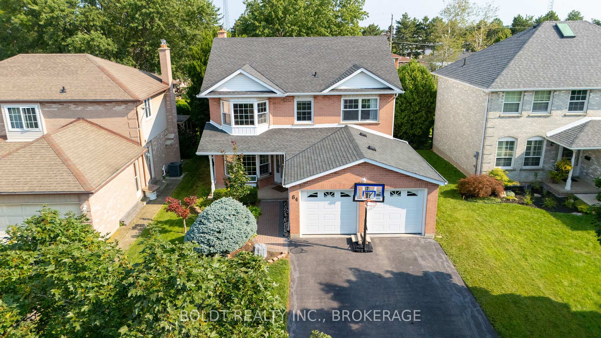Photo 36 of 64 Carmine Crescent, St. Catharines, Rykert/Vansickle — HOMEH