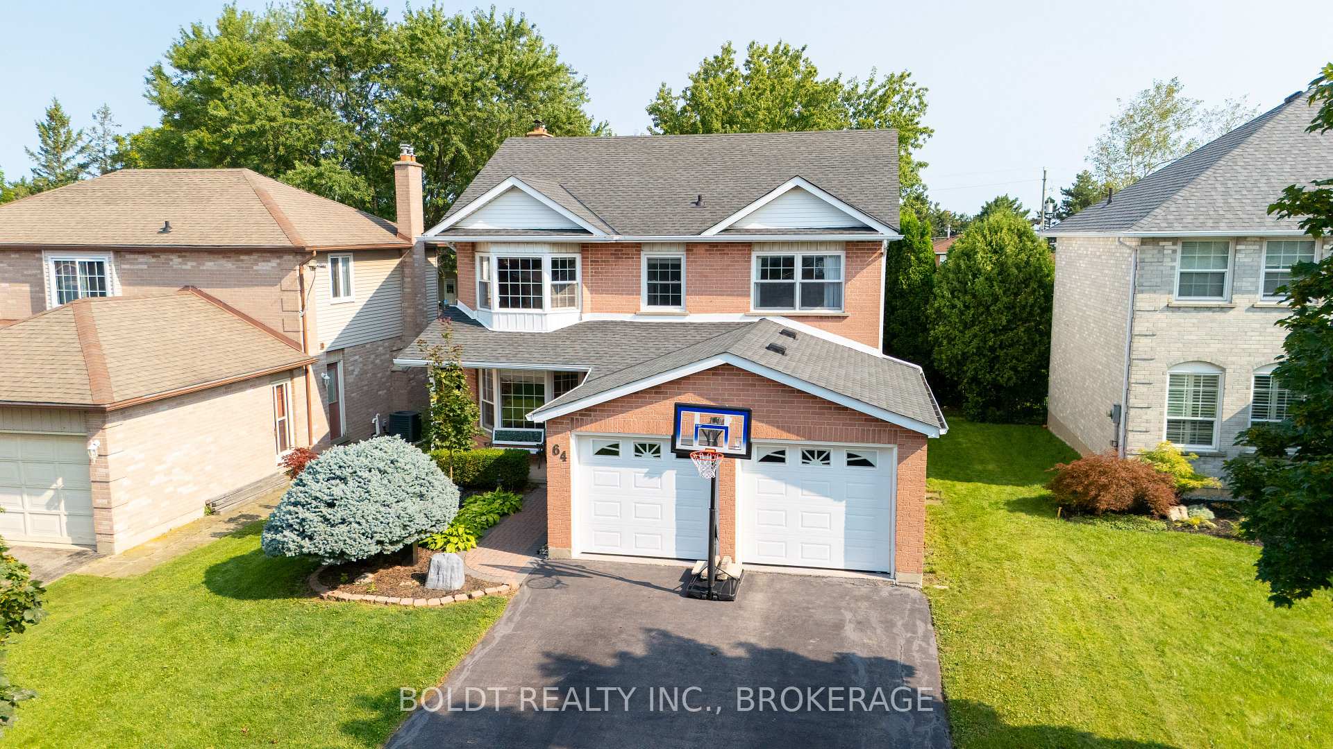 Photo 37 of 64 Carmine Crescent, St. Catharines, Rykert/Vansickle — HOMEH