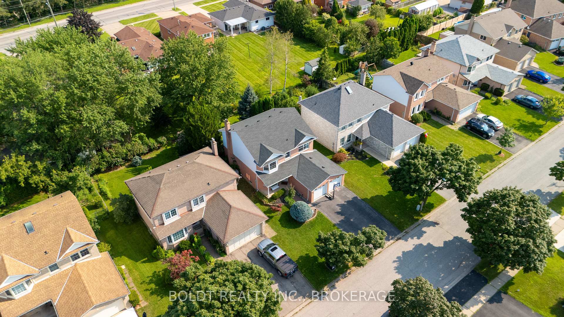 Photo 40 of 64 Carmine Crescent, St. Catharines, Rykert/Vansickle — HOMEH