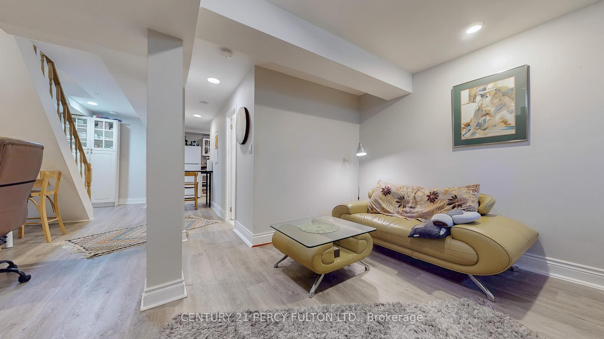 Photo 2 of Unit Bsmnt, 158 Holm Crescent, Markham, Aileen-Willowbrook — HOMEH