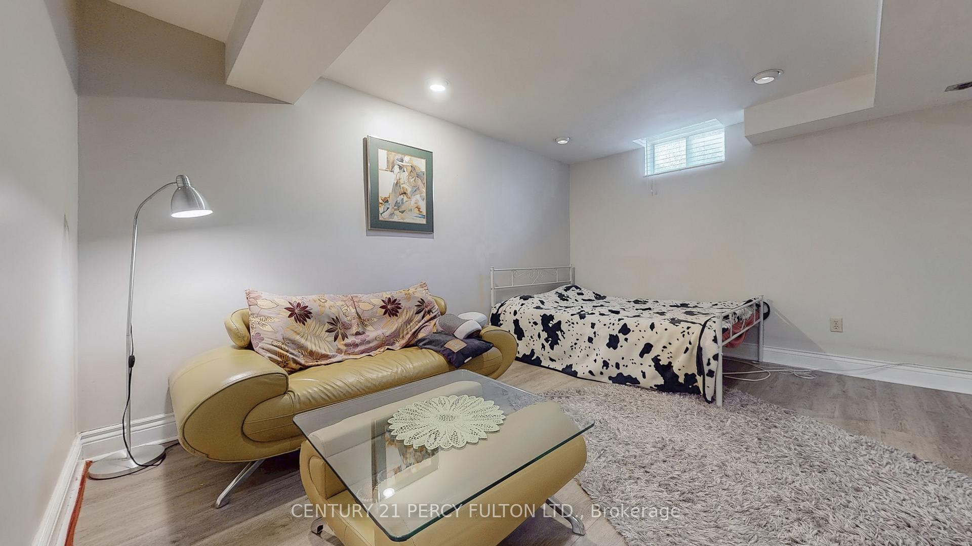 Photo 3 of Unit Bsmnt, 158 Holm Crescent, Markham, Aileen-Willowbrook — HOMEH
