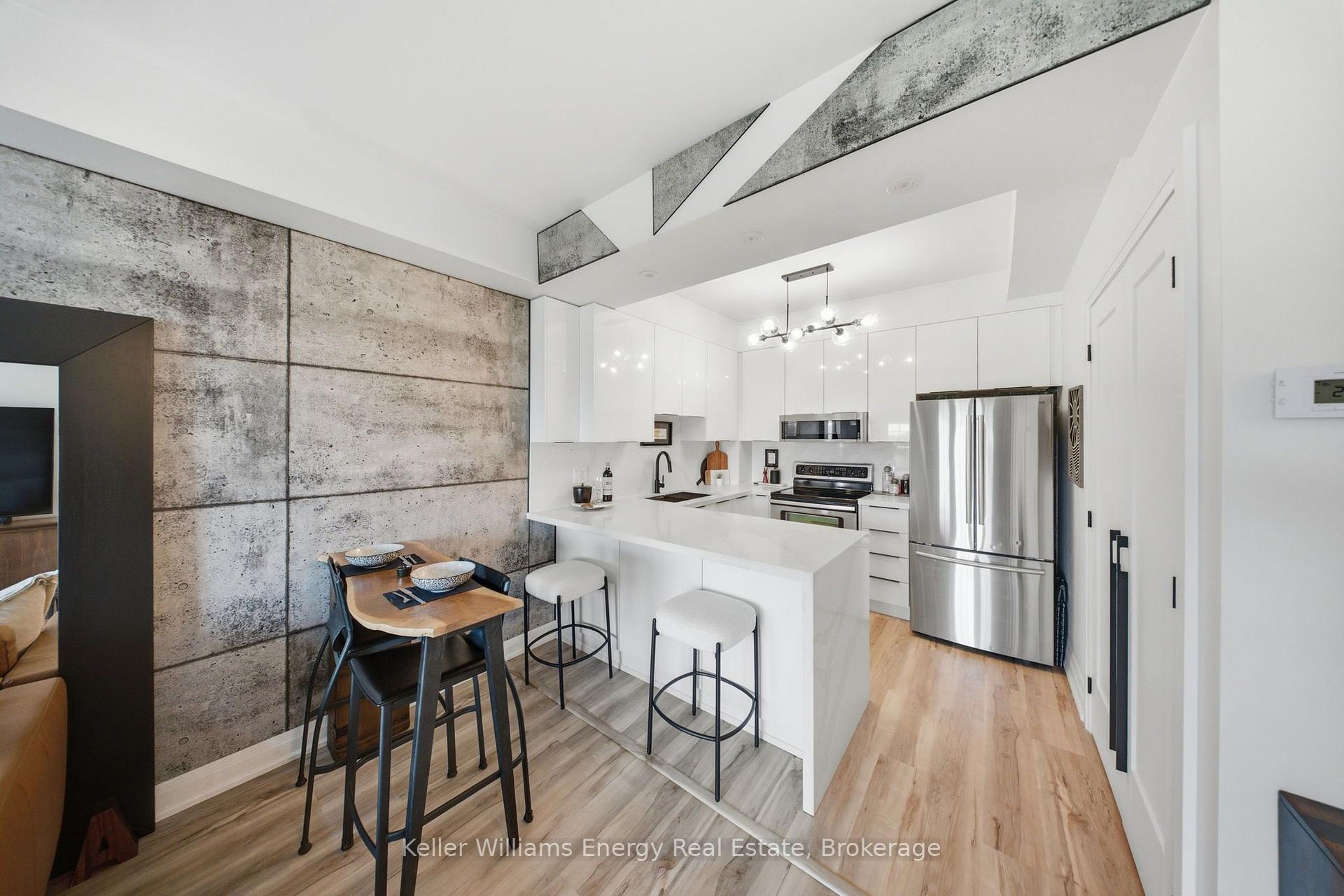 Photo 15 of Unit 308, 395 Lakebreeze Drive, Clarington, Newcastle — HOMEH