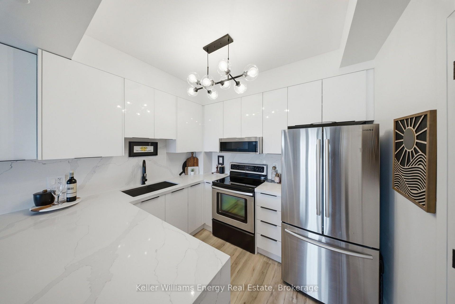 Photo 22 of Unit 308, 395 Lakebreeze Drive, Clarington, Newcastle — HOMEH