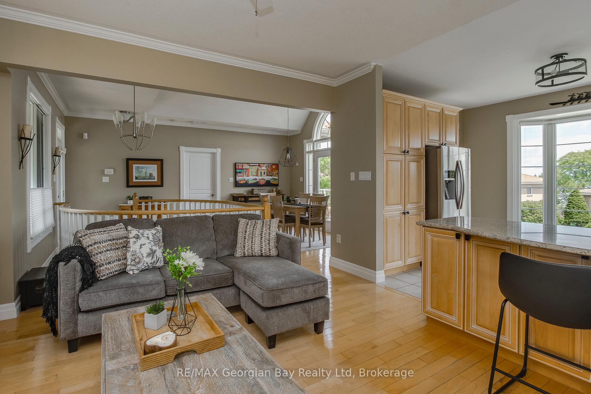Photo 10 of 422 Aberdeen Boulevard, Midland — HOMEH