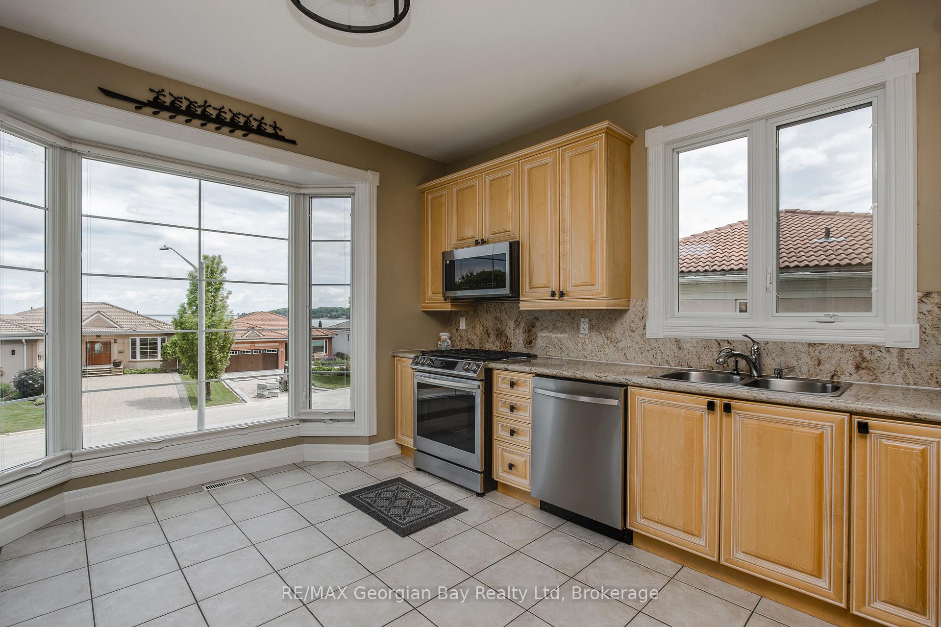 Photo 12 of 422 Aberdeen Boulevard, Midland — HOMEH