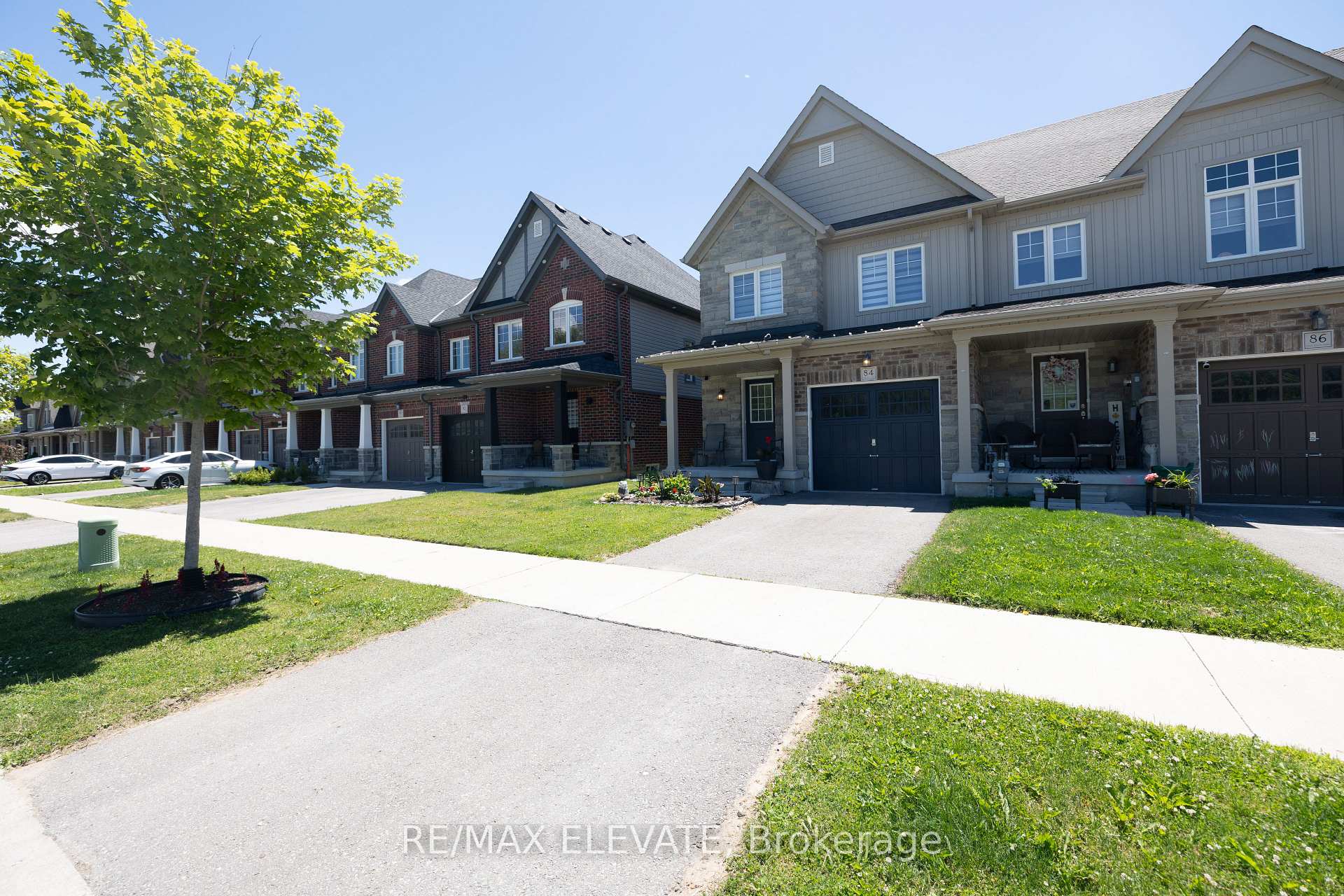 Photo 2 of 84 Cotton Street, Clarington, Bowmanville — HOMEH