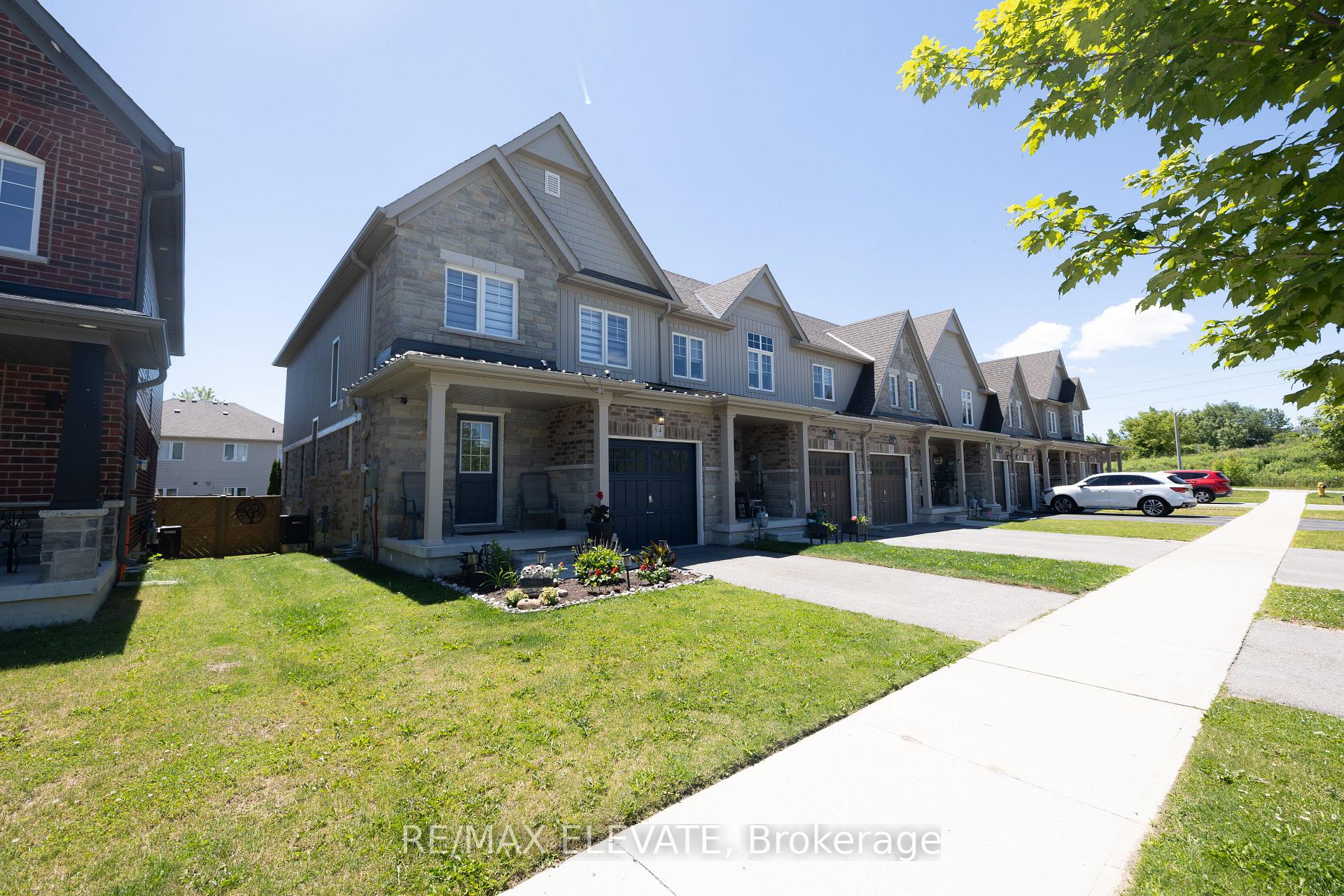 Photo 3 of 84 Cotton Street, Clarington, Bowmanville — HOMEH