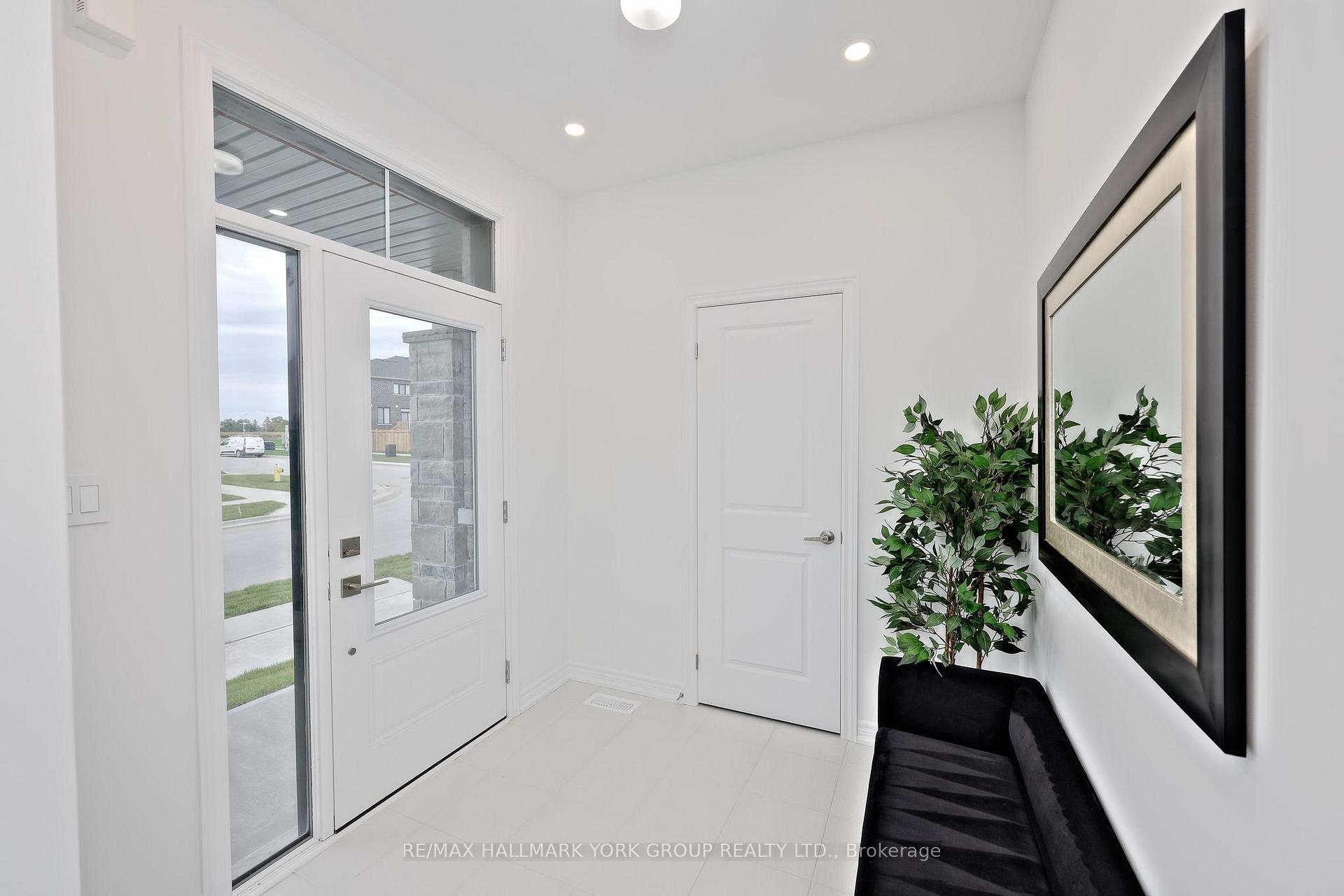 Photo 4 of 145 Fenchurch Manor, Barrie, Painswick South — HOMEH