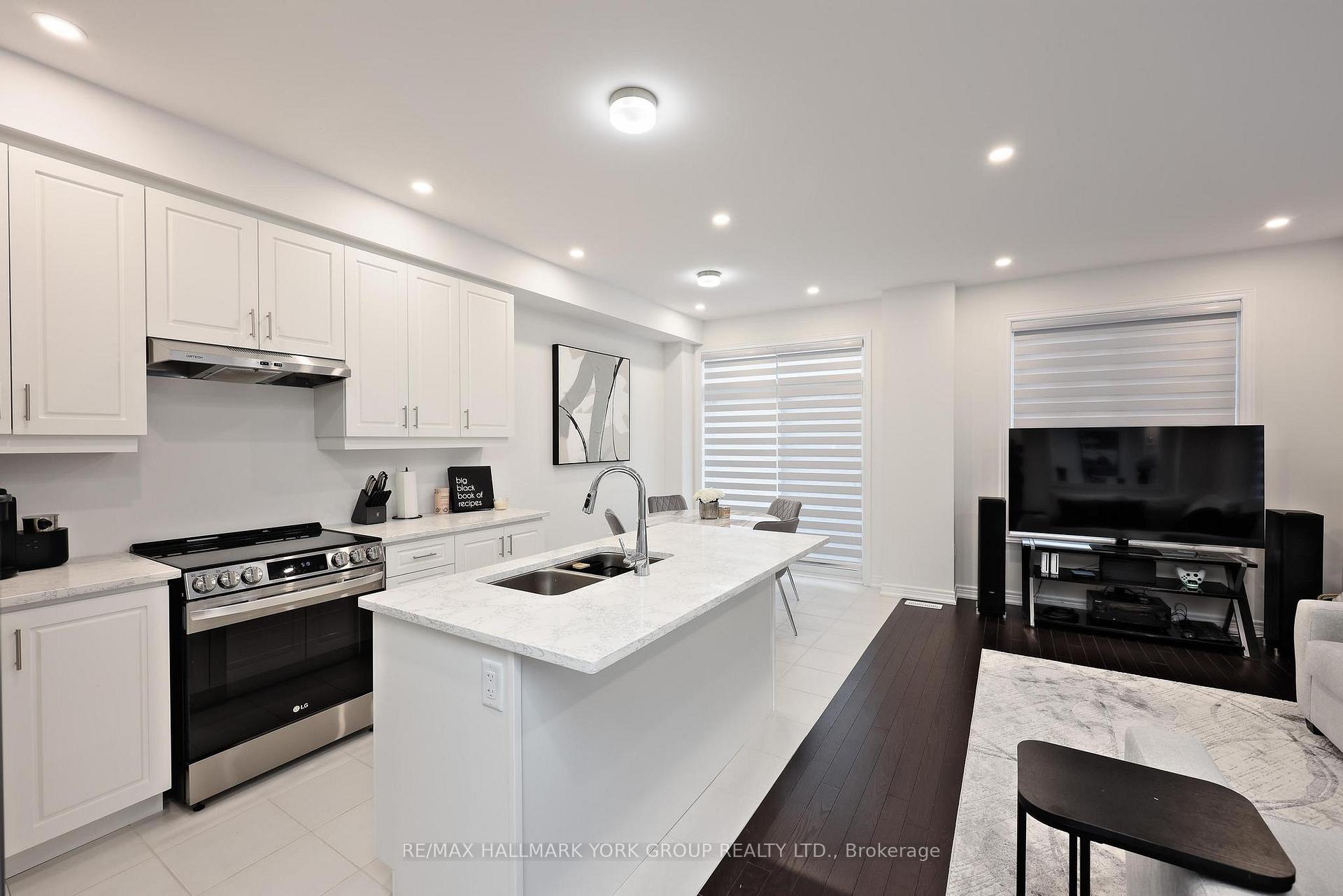 Photo 9 of 145 Fenchurch Manor, Barrie, Painswick South — HOMEH