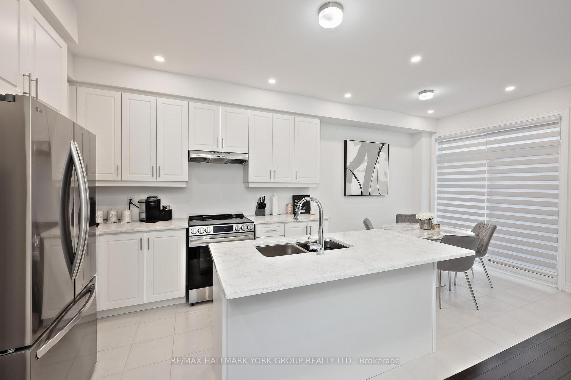 Photo 10 of 145 Fenchurch Manor, Barrie, Painswick South — HOMEH
