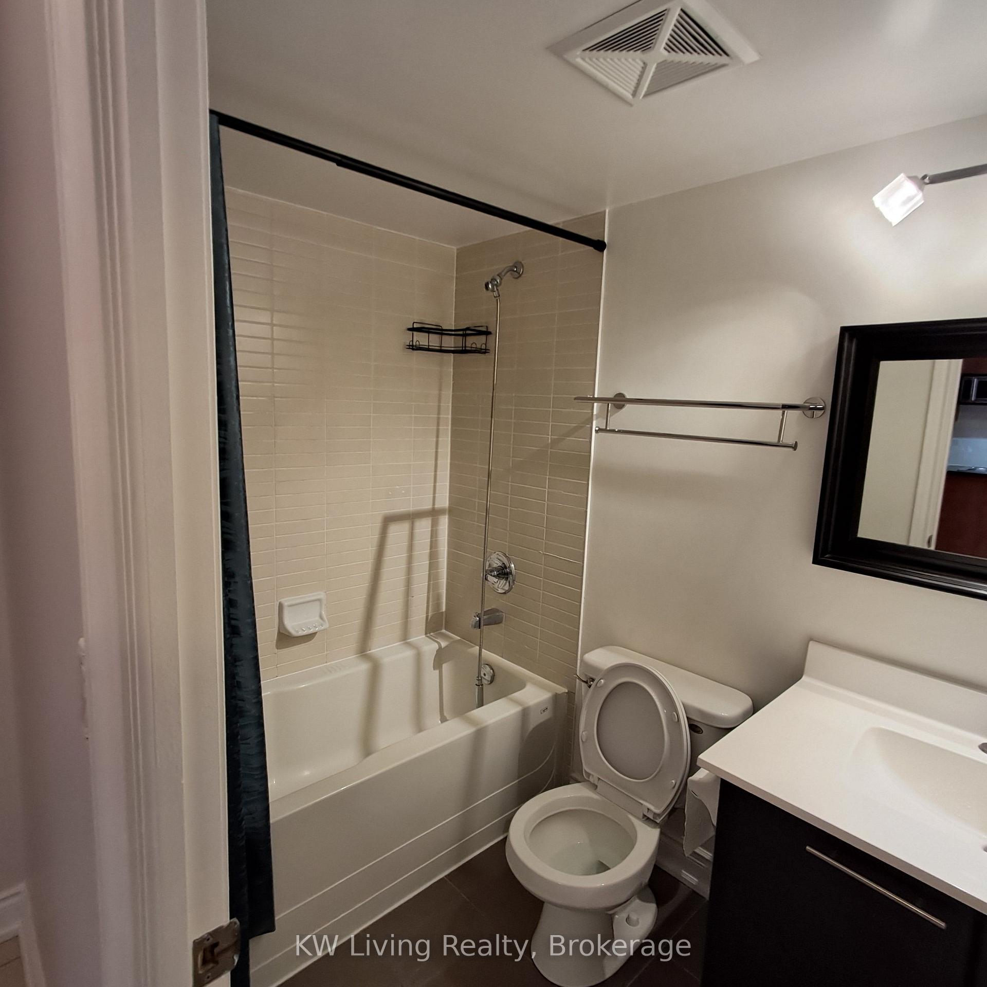 Photo 4 of Unit 309, 39 Galleria Parkway, Markham, Commerce Valley — HOMEH