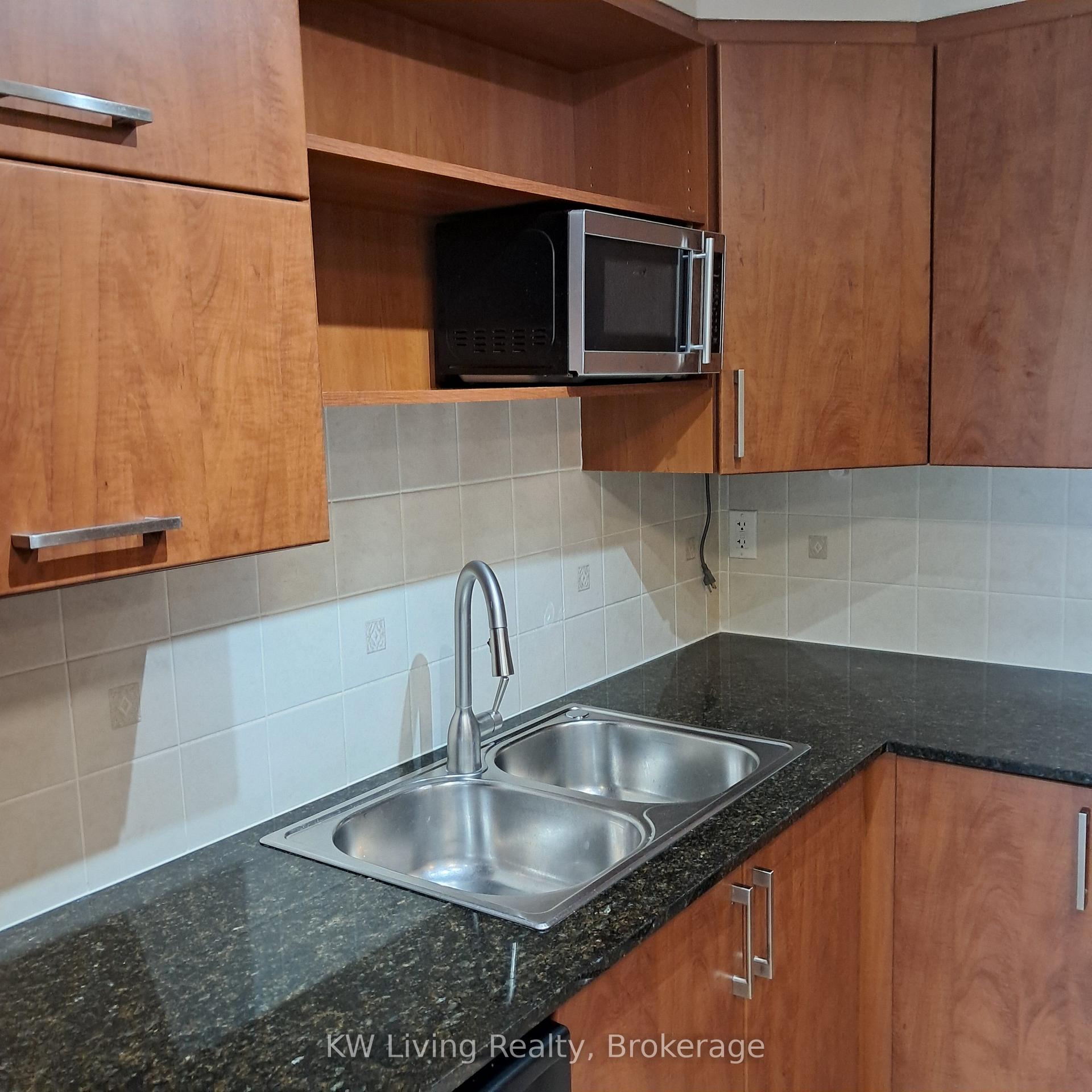 Photo 5 of Unit 309, 39 Galleria Parkway, Markham, Commerce Valley — HOMEH