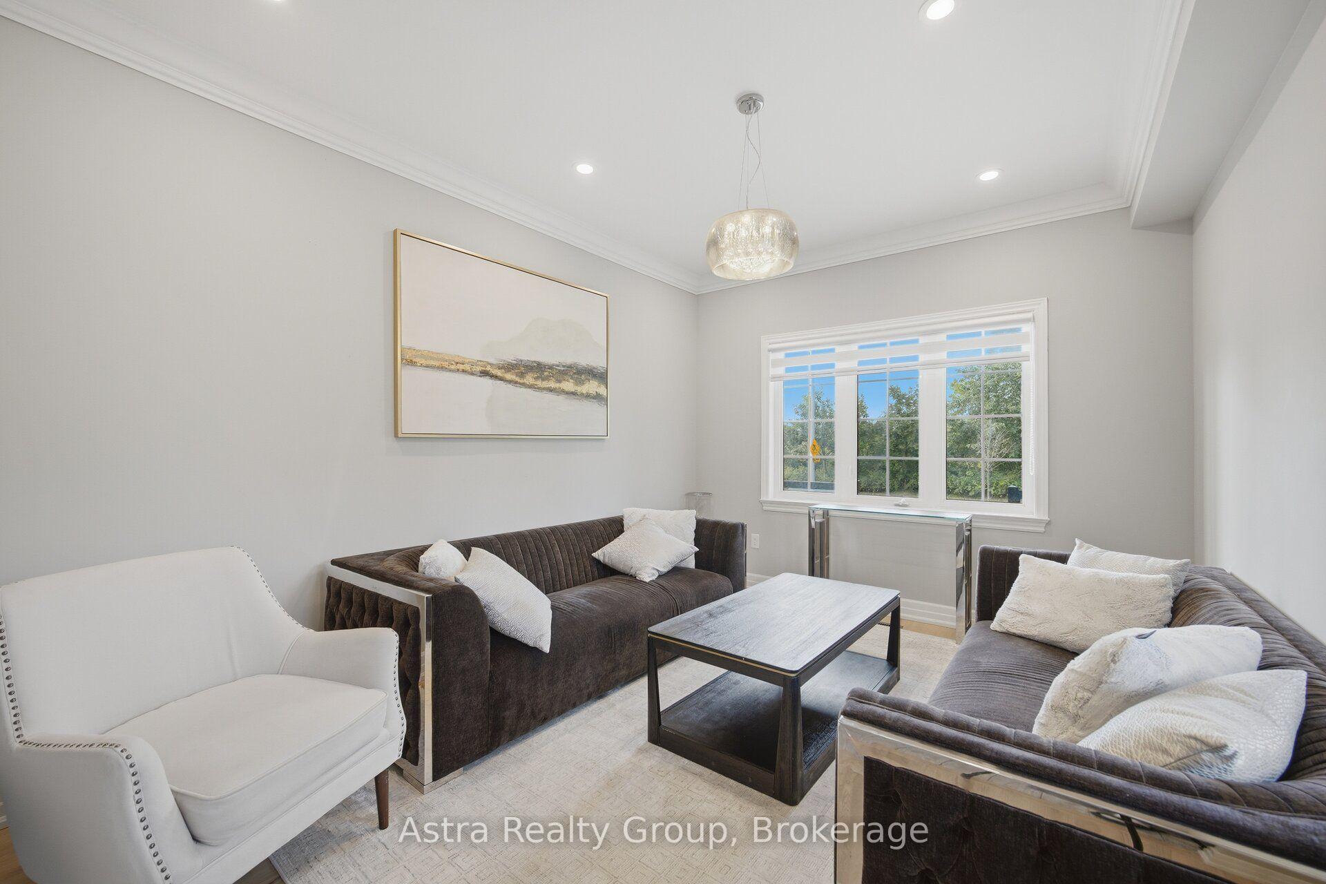 Photo 8 of 162 Corner Brook Crescent, Vaughan, Vellore Village — HOMEH