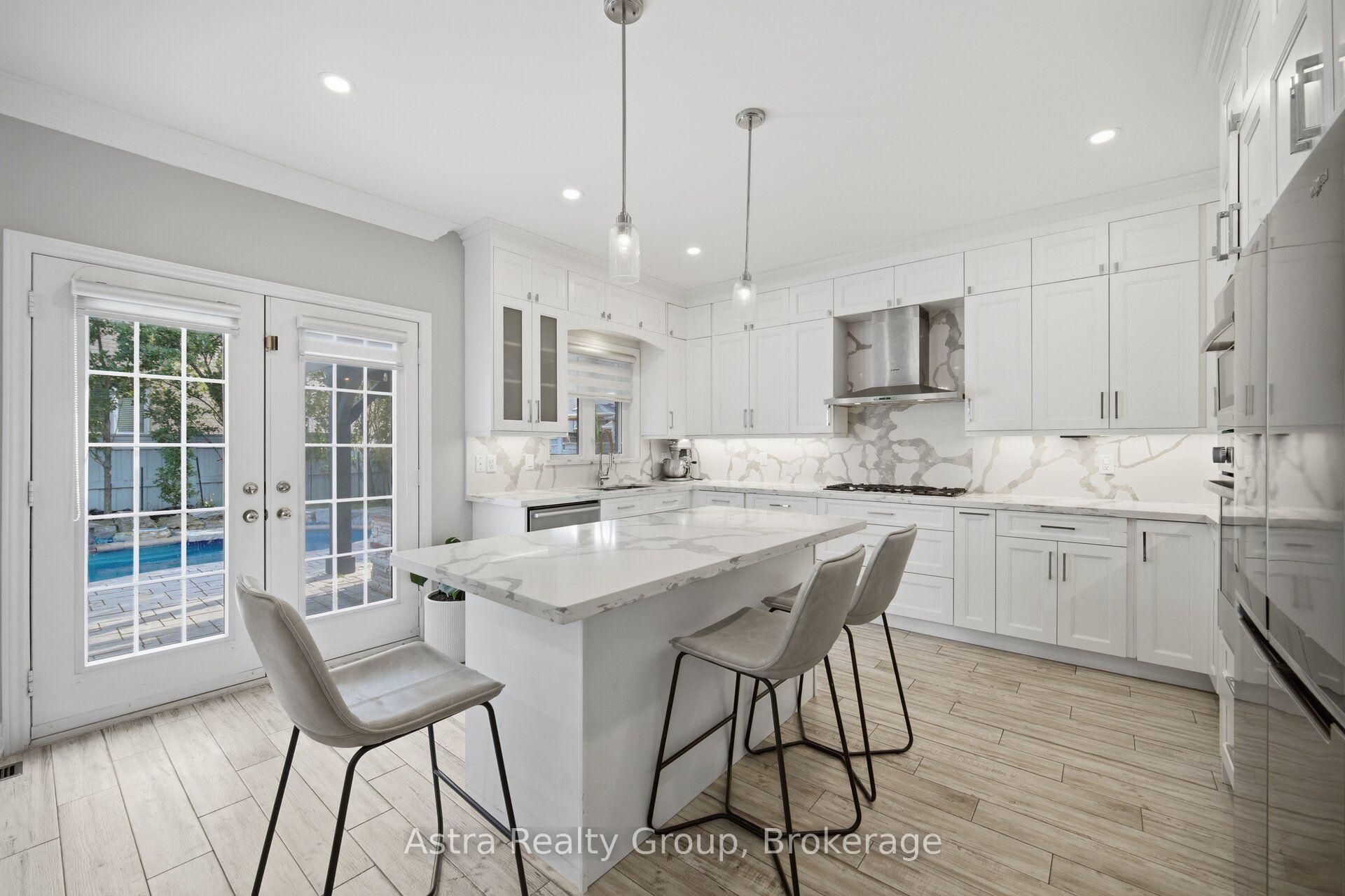 Photo 11 of 162 Corner Brook Crescent, Vaughan, Vellore Village — HOMEH
