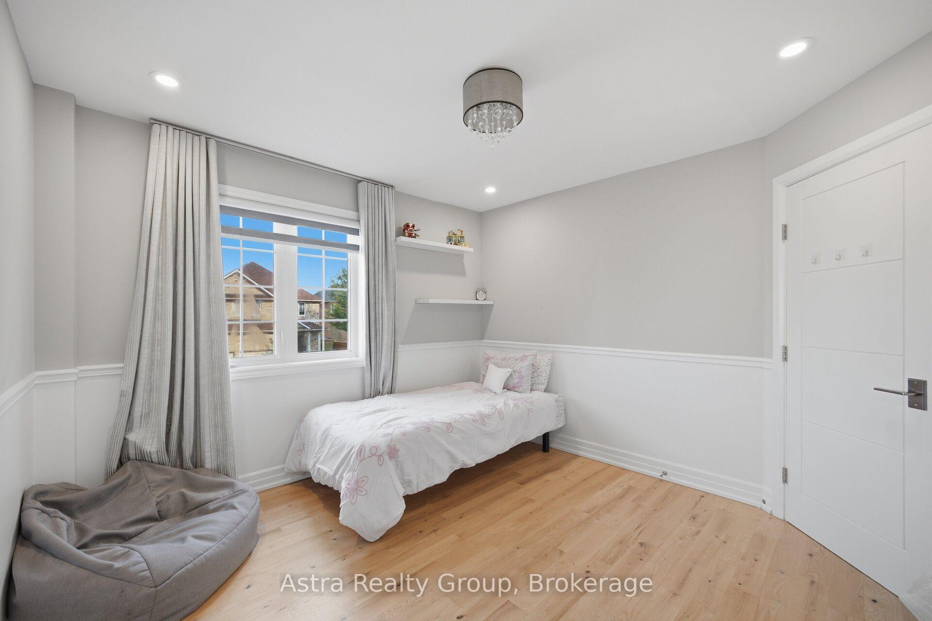Photo 32 of 162 Corner Brook Crescent, Vaughan, Vellore Village — HOMEH