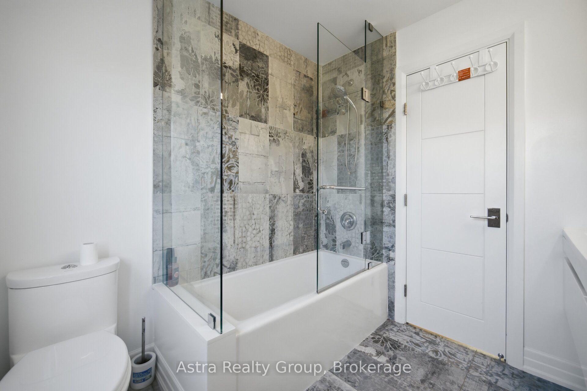 Photo 34 of 162 Corner Brook Crescent, Vaughan, Vellore Village — HOMEH