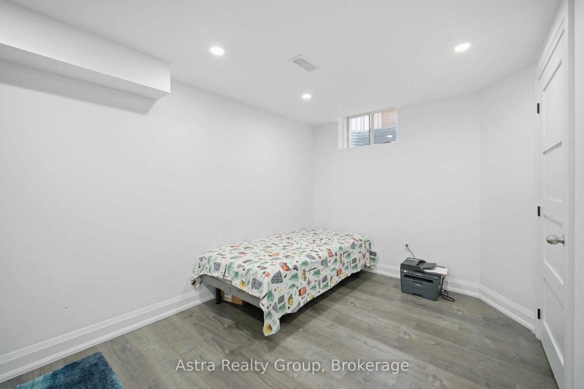 Photo 37 of 162 Corner Brook Crescent, Vaughan, Vellore Village — HOMEH