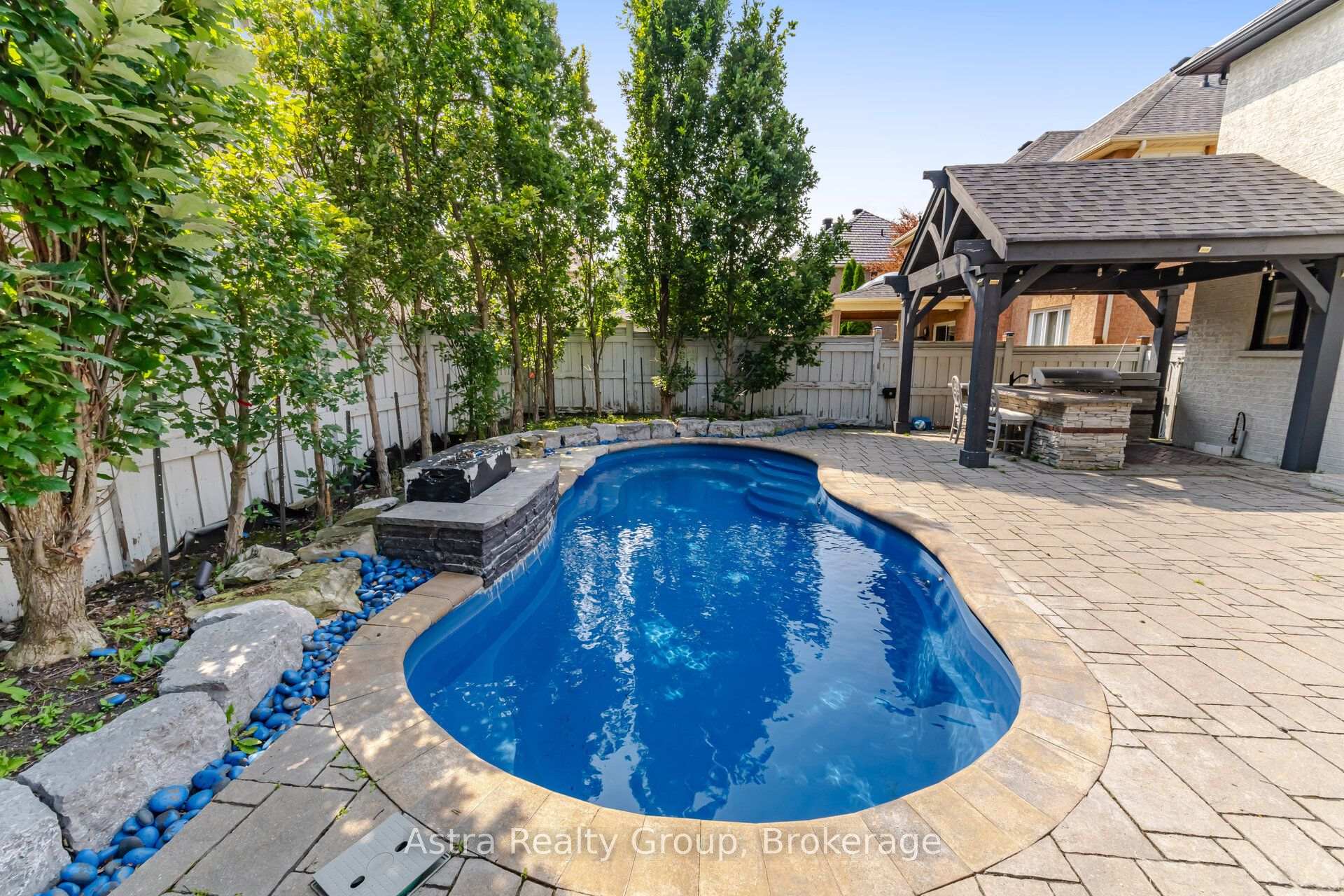 Photo 46 of 162 Corner Brook Crescent, Vaughan, Vellore Village — HOMEH