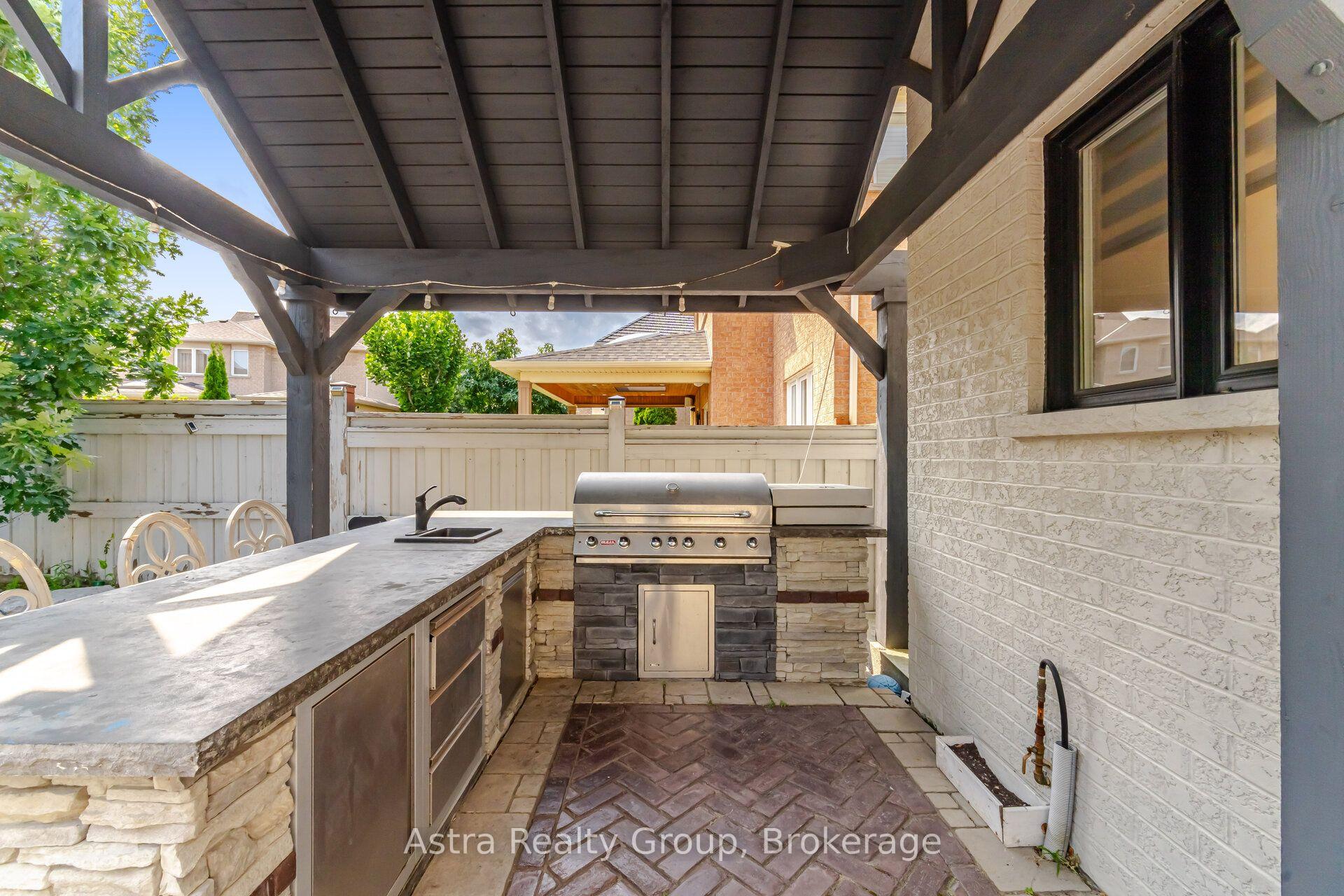 Photo 48 of 162 Corner Brook Crescent, Vaughan, Vellore Village — HOMEH
