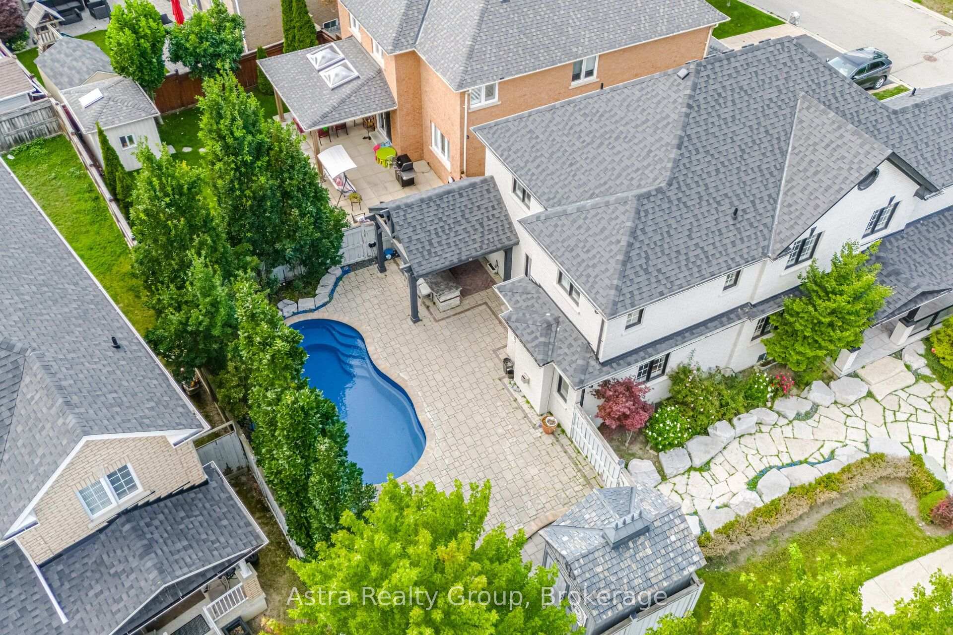 Photo 49 of 162 Corner Brook Crescent, Vaughan, Vellore Village — HOMEH