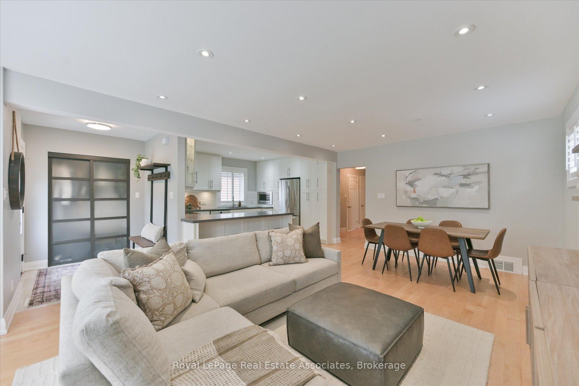 Photo 6 of 41 Ashbourne Drive, Etobicoke, Islington-City Centre West — HOMEH