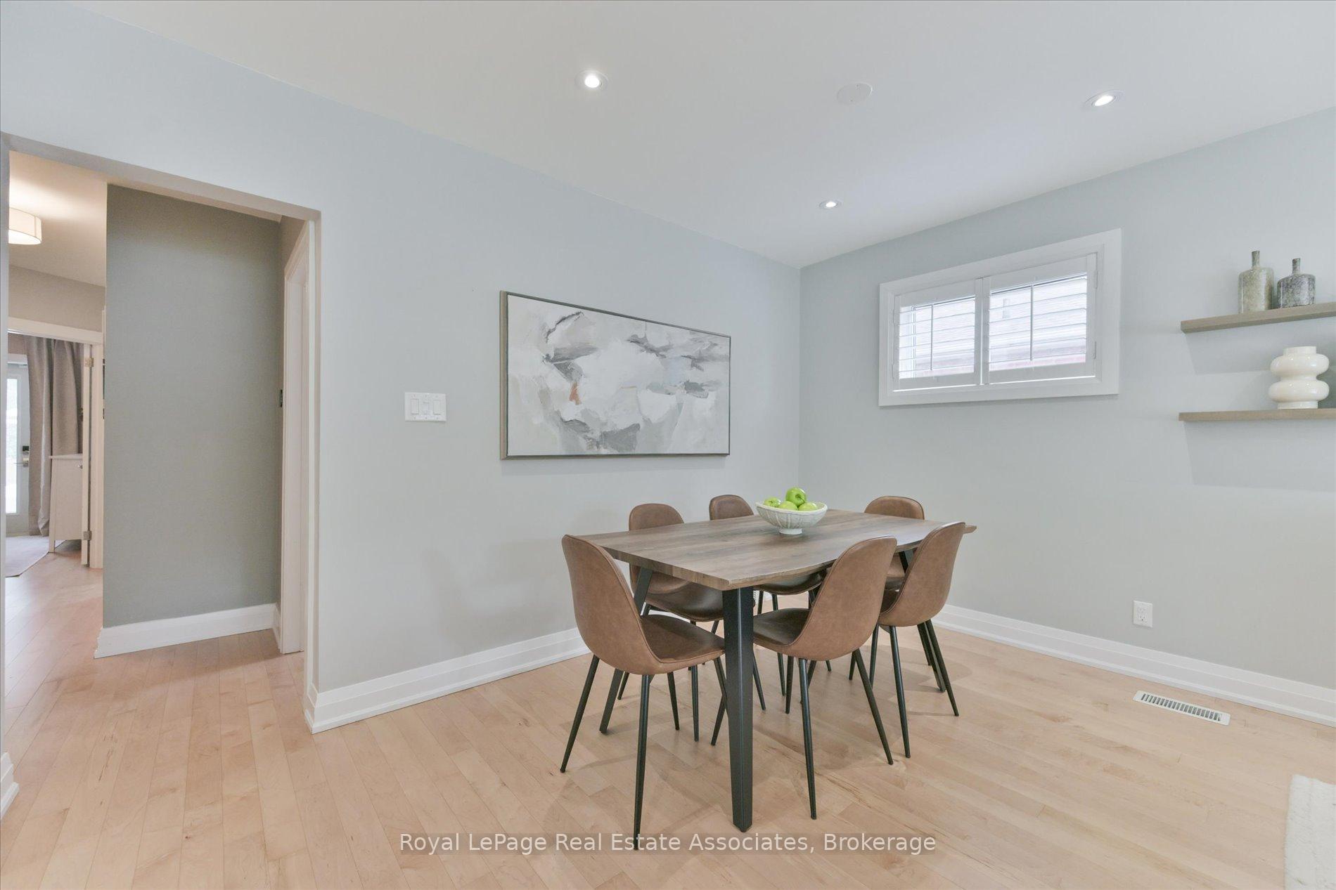 Photo 10 of 41 Ashbourne Drive, Etobicoke, Islington-City Centre West — HOMEH