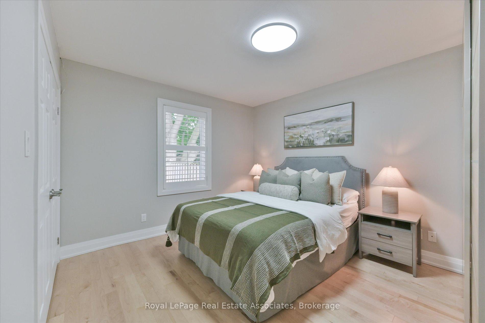 Photo 18 of 41 Ashbourne Drive, Etobicoke, Islington-City Centre West — HOMEH