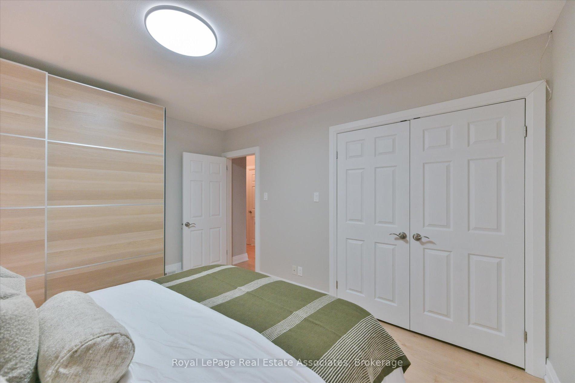 Photo 19 of 41 Ashbourne Drive, Etobicoke, Islington-City Centre West — HOMEH