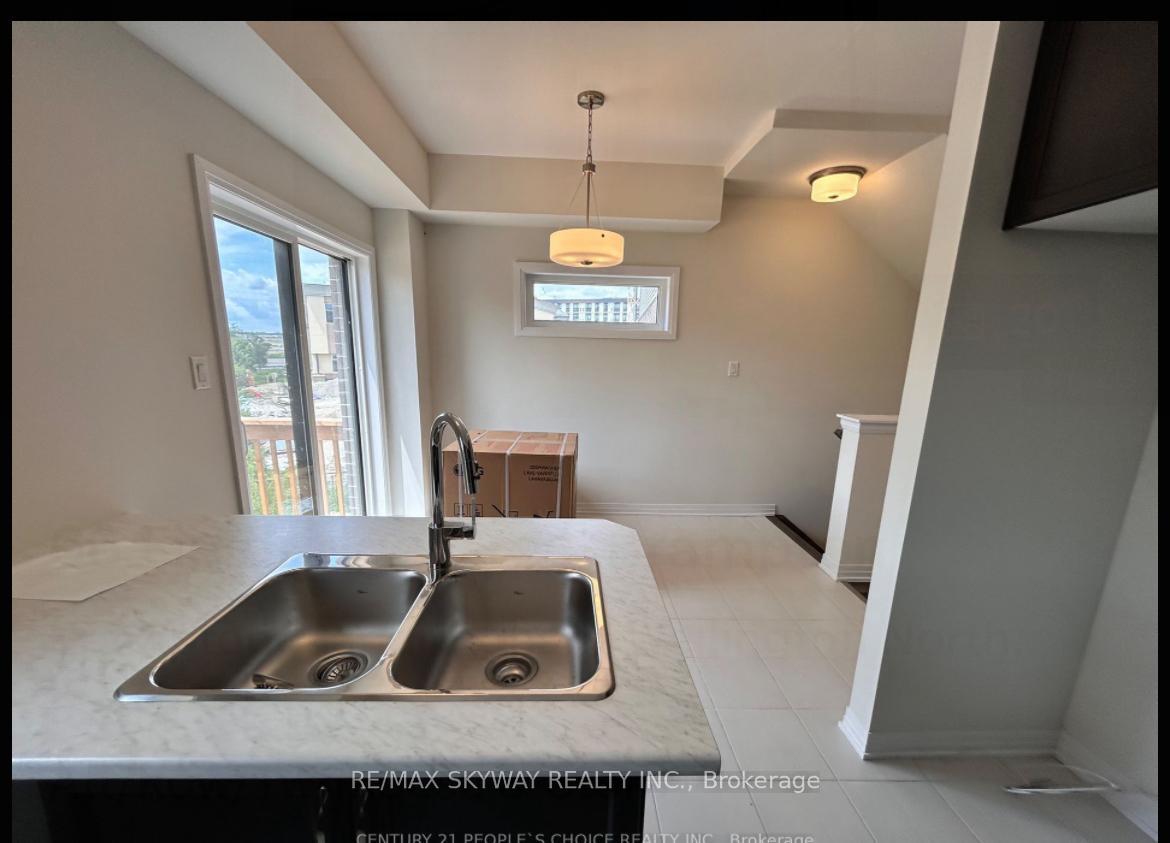 Photo 8 of Unit 2, 66 Fieldridge Crescent, Brampton, Sandringham-Wellington North — HOMEH