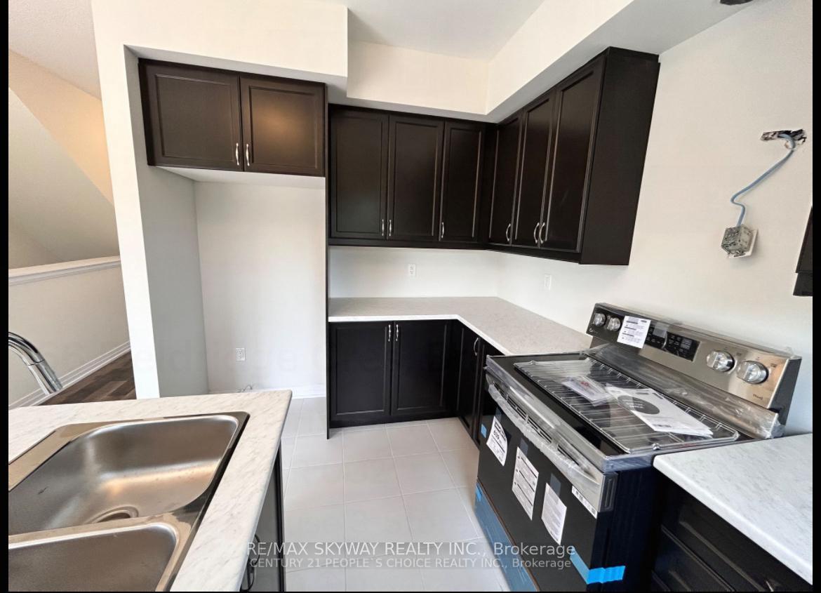 Photo 9 of Unit 2, 66 Fieldridge Crescent, Brampton, Sandringham-Wellington North — HOMEH