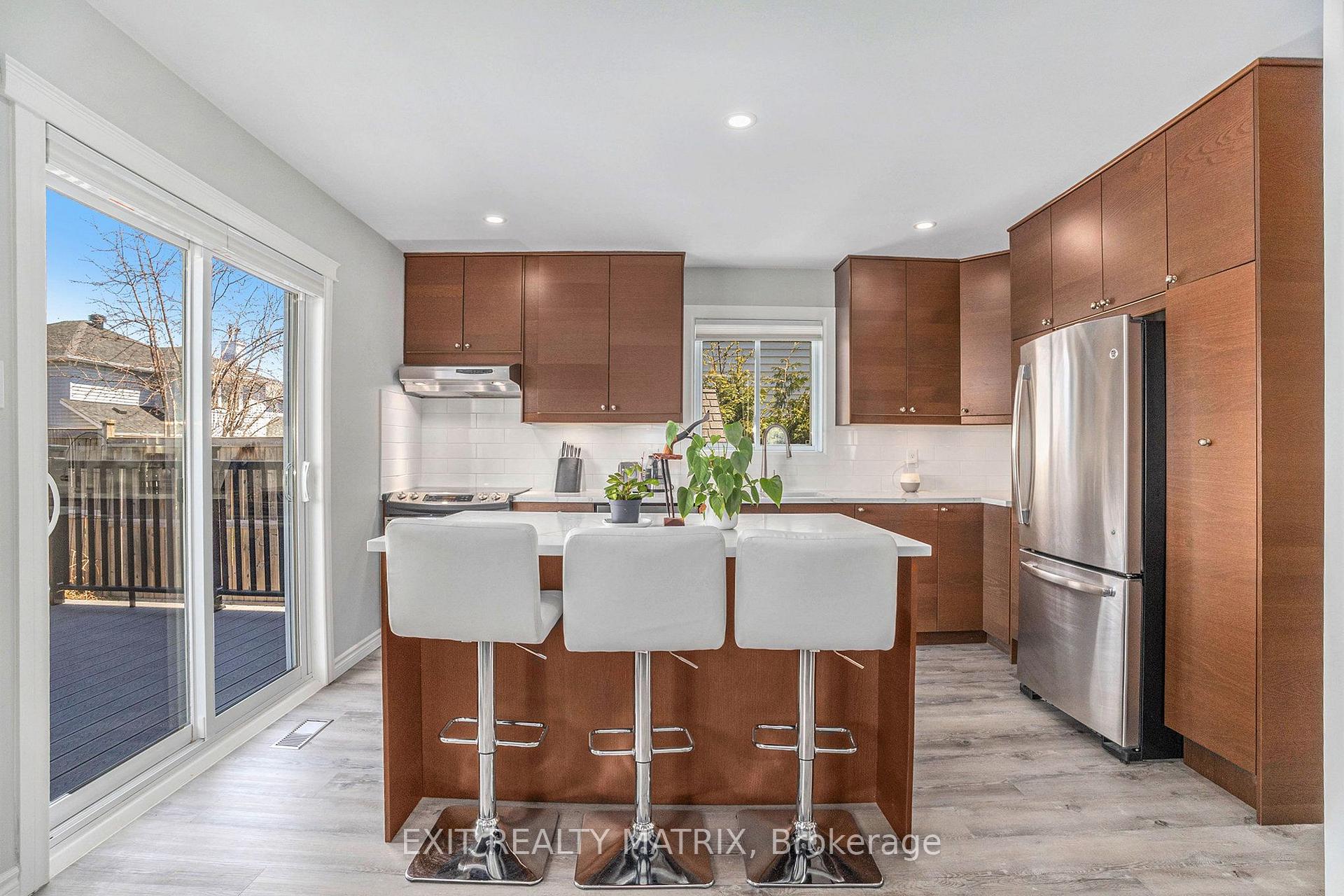 Photo 12 of 697 Levac Drive, Ottawa, Fallingbrook/Pineridge — HOMEH